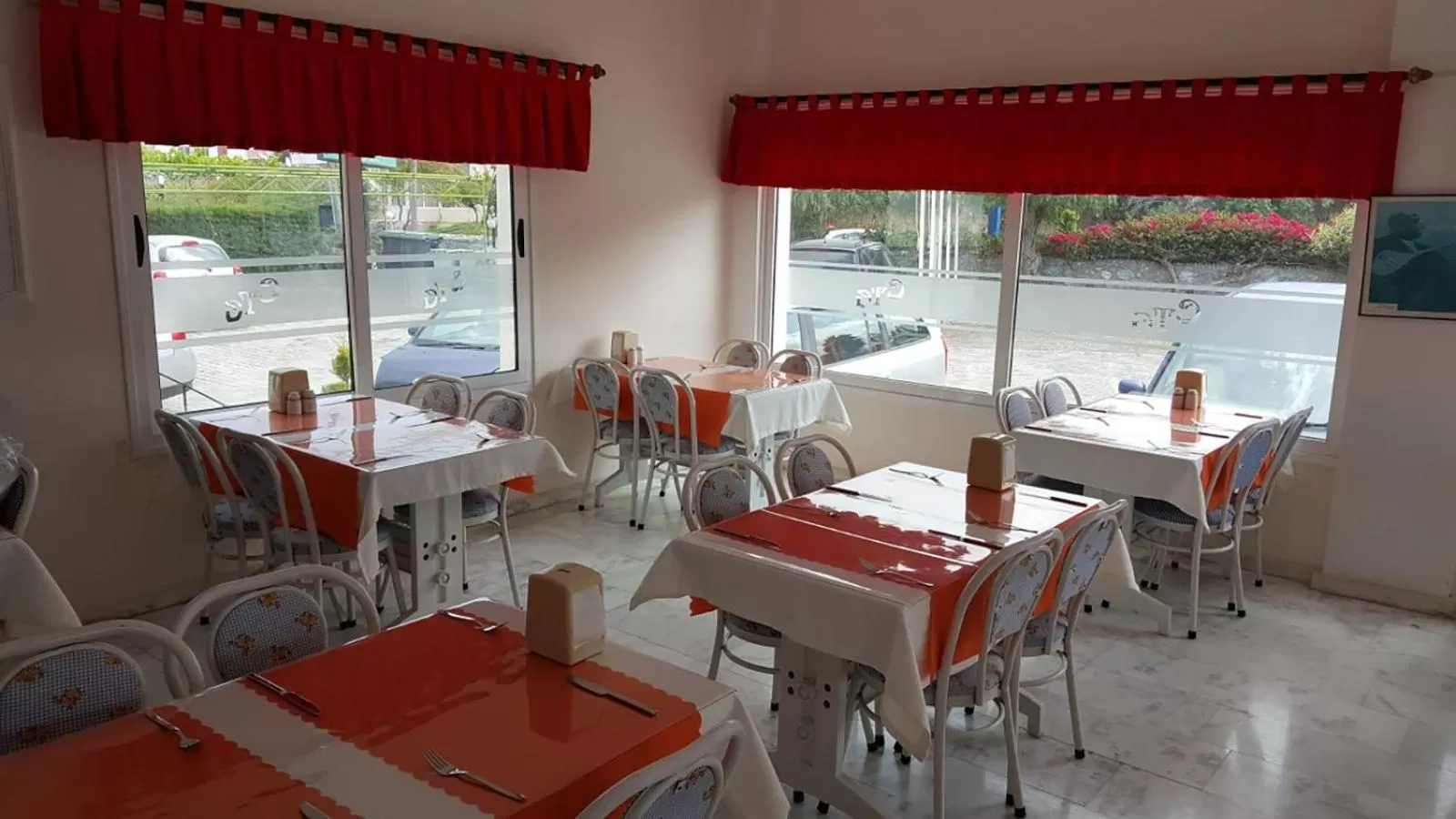 Continental breakfast in Citrus Tree Gardens