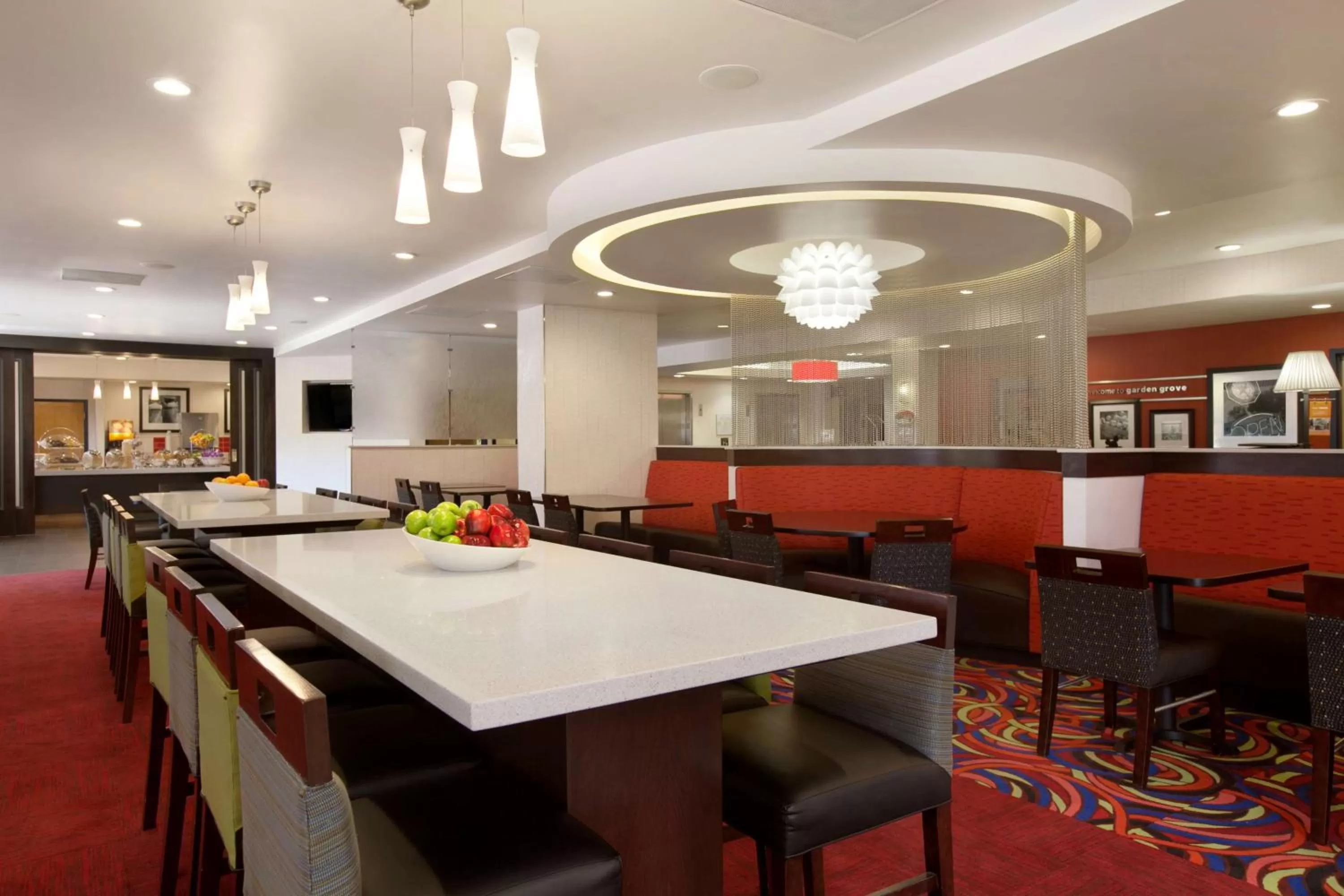 Dining area in Hampton Inn & Suites Anaheim Garden Grove