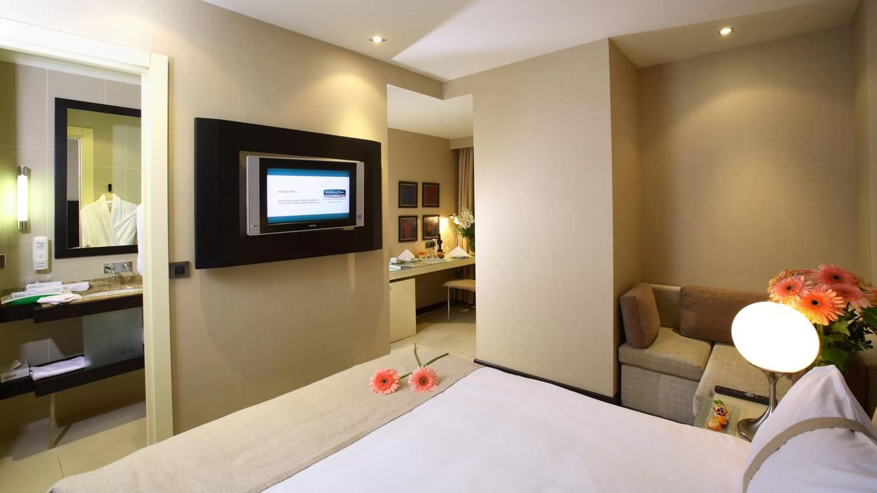 Photo of the whole room, Bed in Nova Plaza Prime Hotel