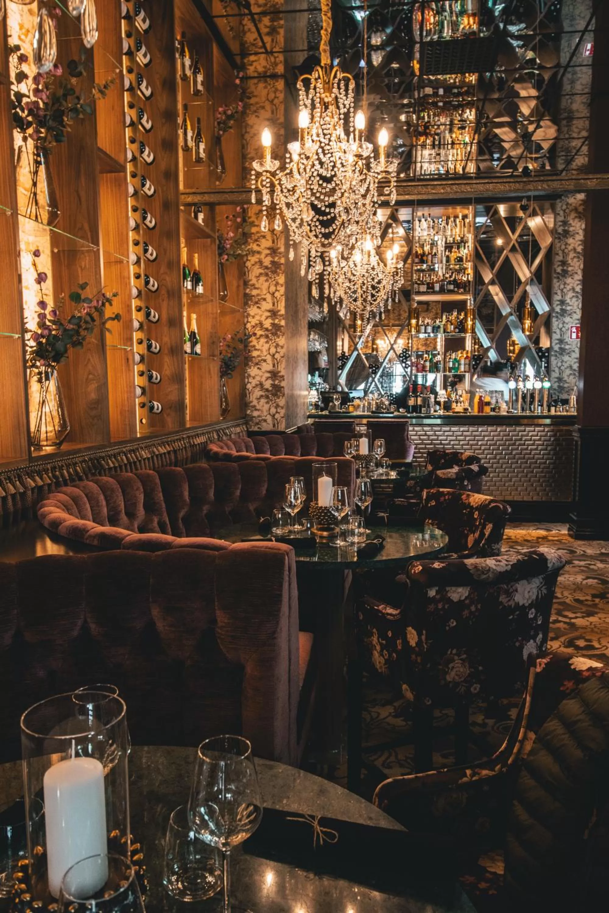 Restaurant/places to eat in Mojo Hotell