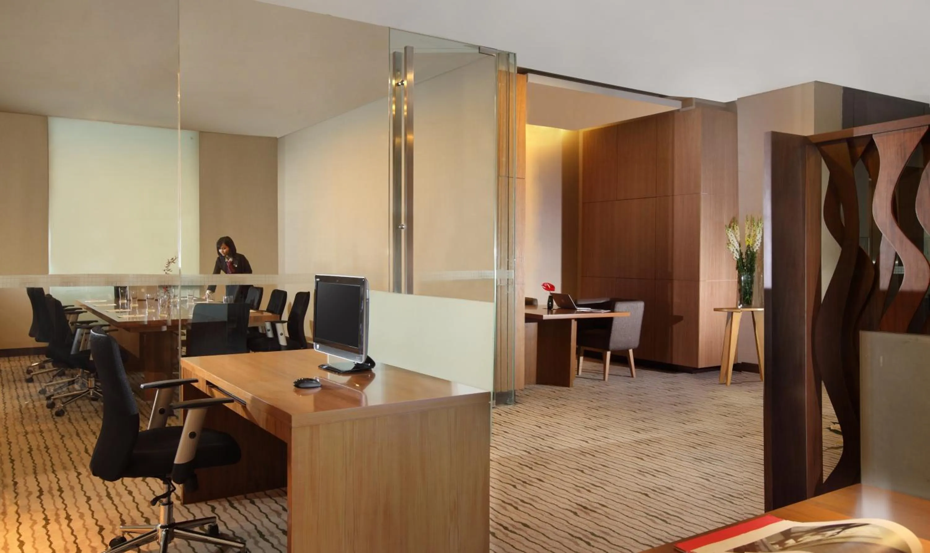 Business facilities in Santika Premiere Dyandra Hotel & Convention - Medan