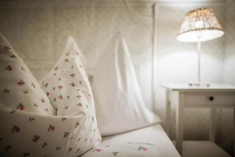 Bed in Huber Panzió