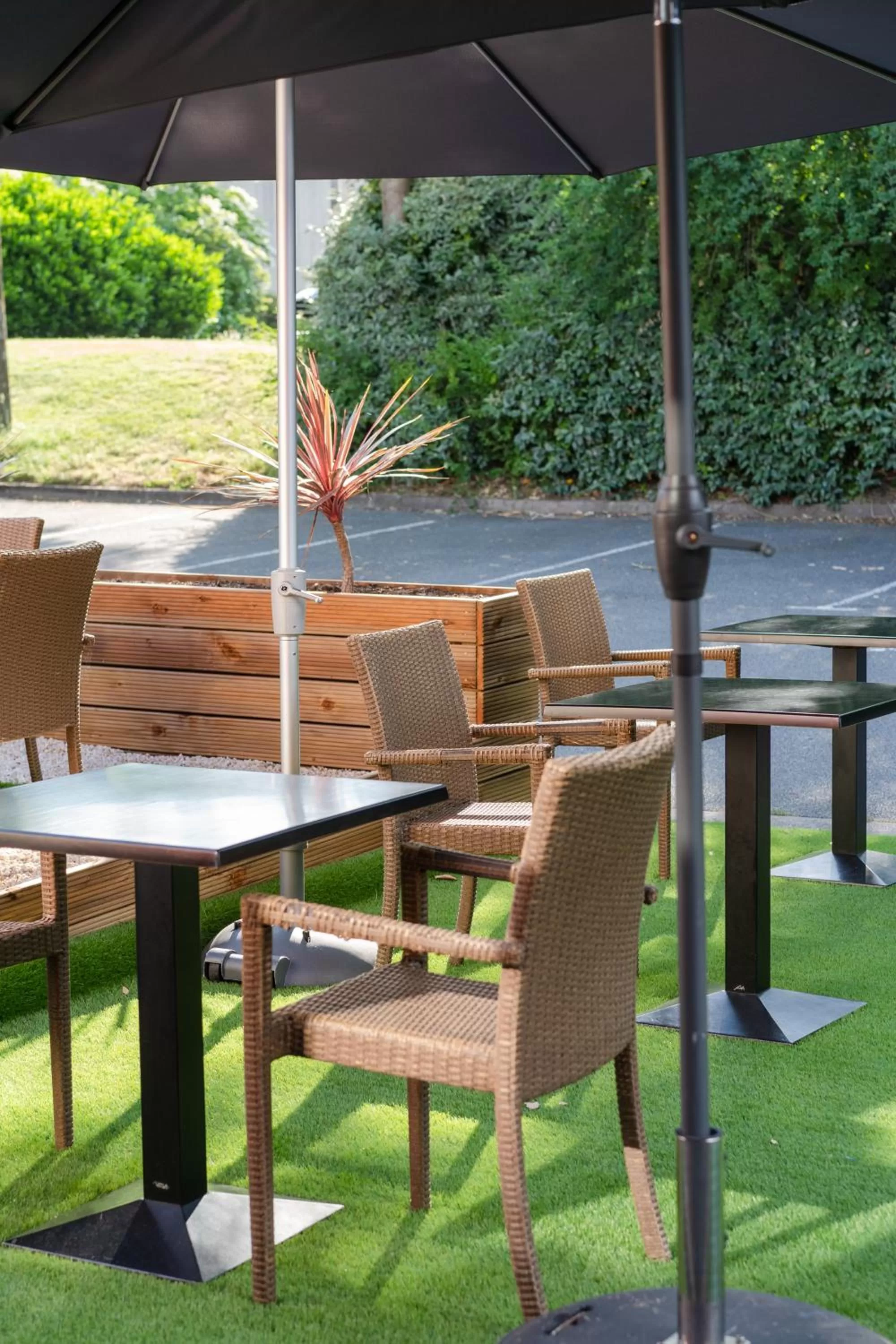 Patio in Brit Hotel Essentiel Cholet