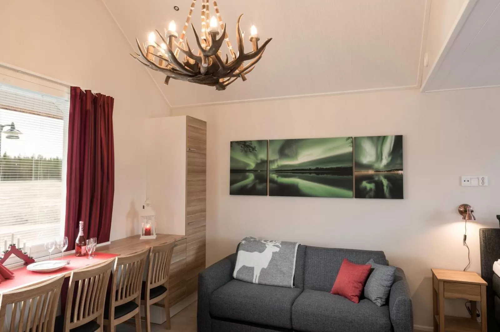 Photo of the whole room in Santa Claus Holiday Village