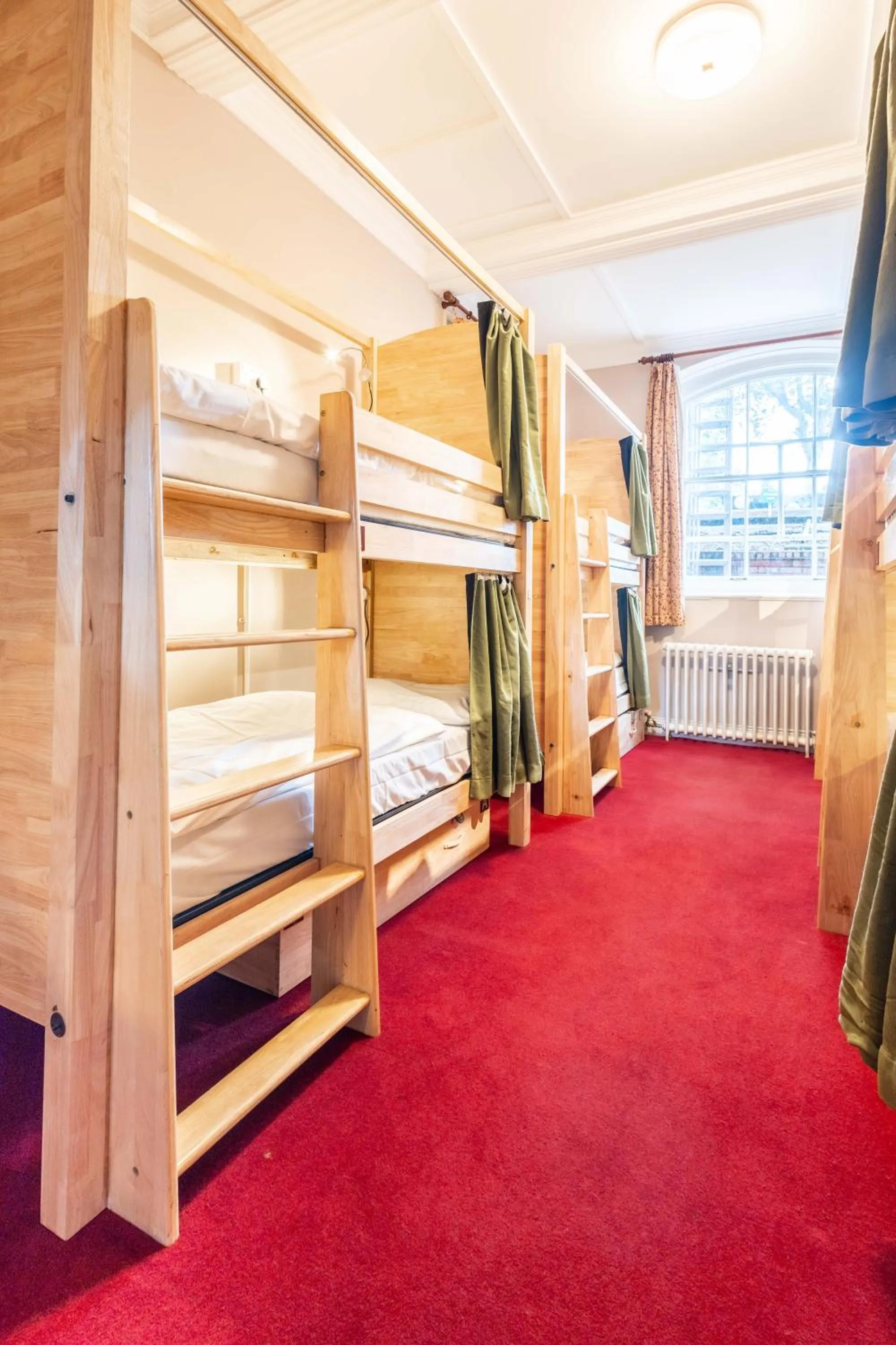 Bedroom, Bed in Palmers Lodge Swiss Cottage