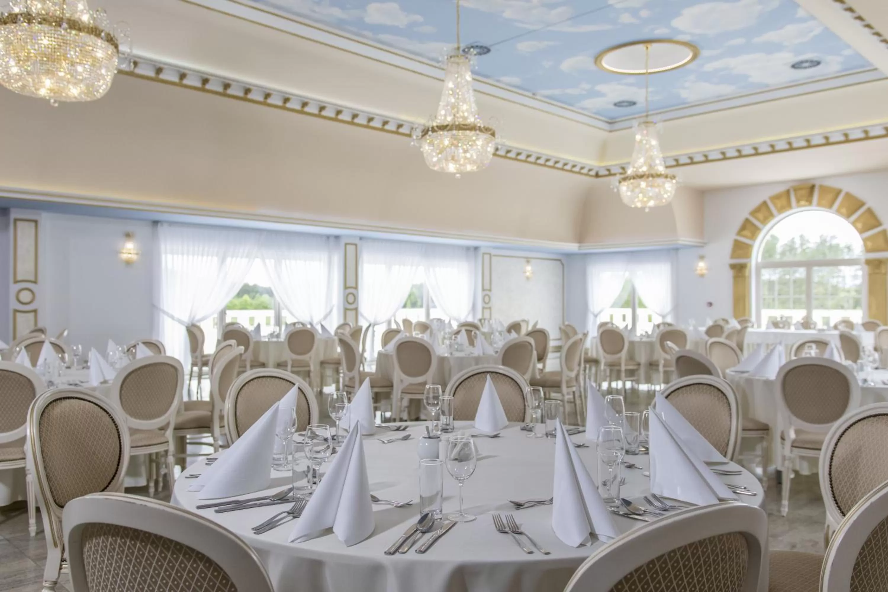 Restaurant/places to eat in Hotel Kiston