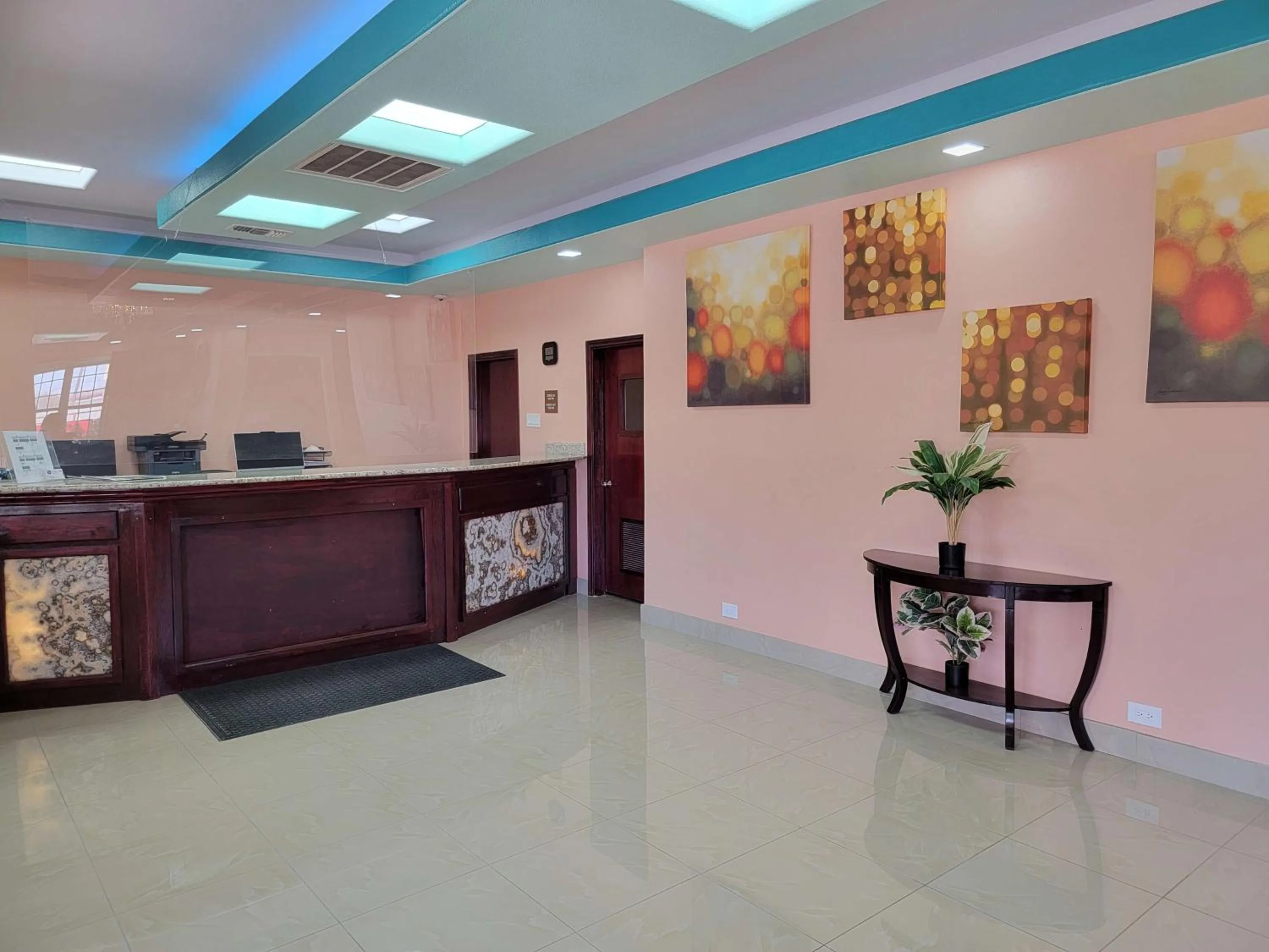 Lobby or reception in SureStay Plus Hotel by Best Western Odessa