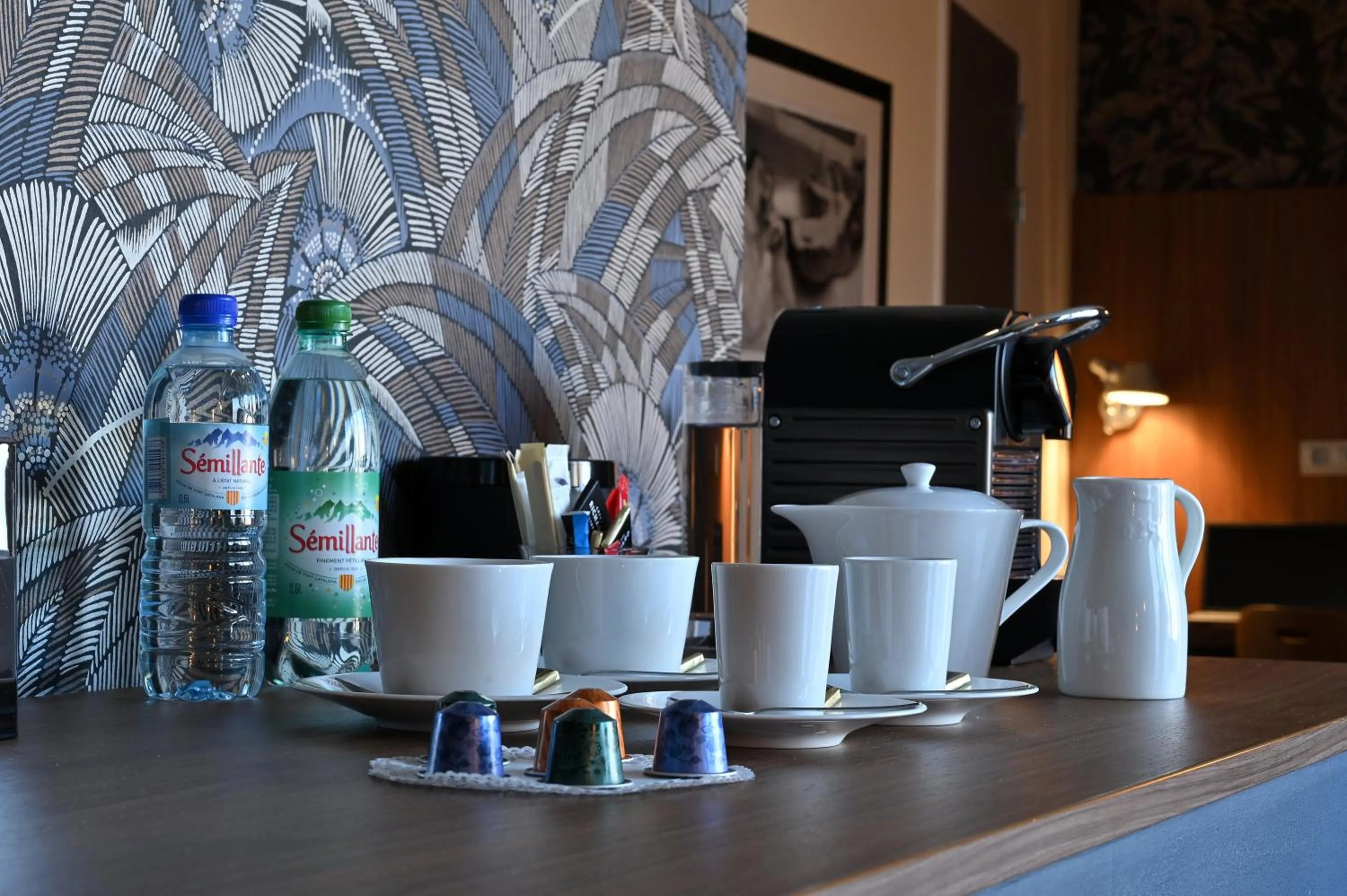 Coffee/tea facilities in Dali Hôtel Perpignan - Restaurant