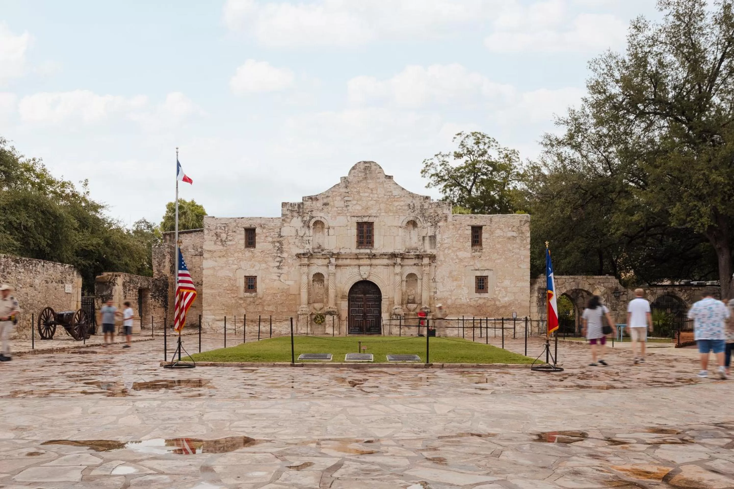 Neighbourhood, Property Building in Sonder The Atlee