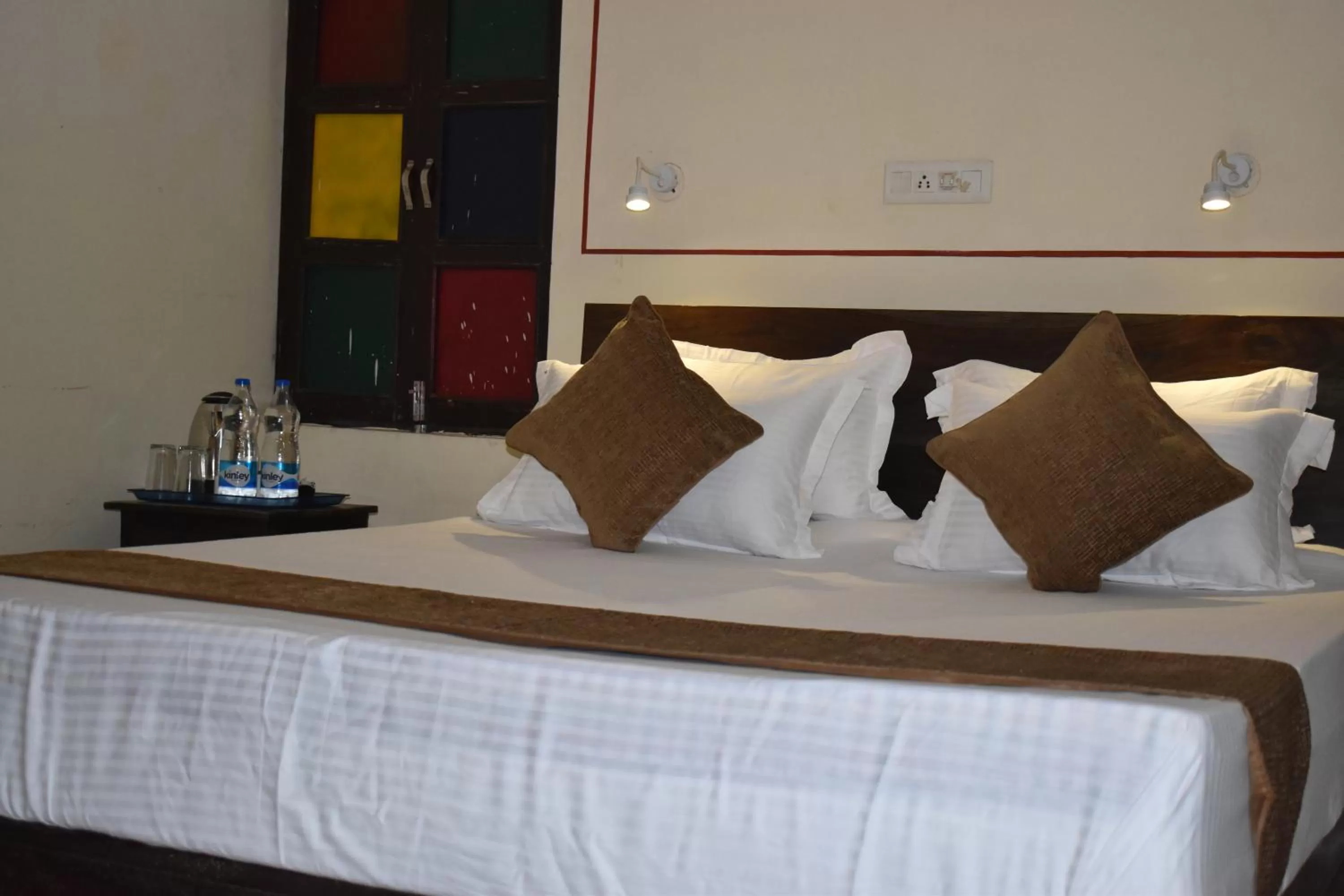 Bedroom, Bed in Hotel Nawal Sagar Palace - Bundi