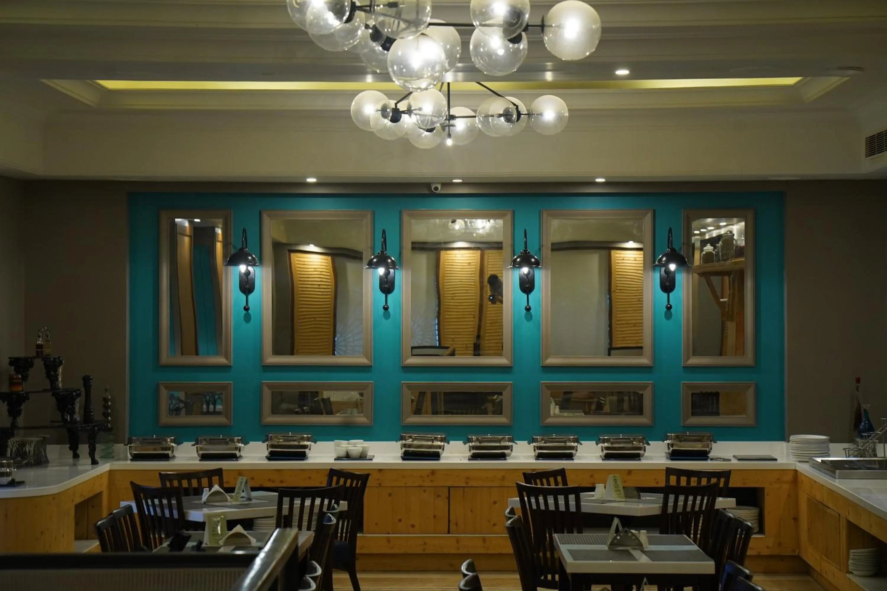 Restaurant/places to eat in Park Plaza Jodhpur