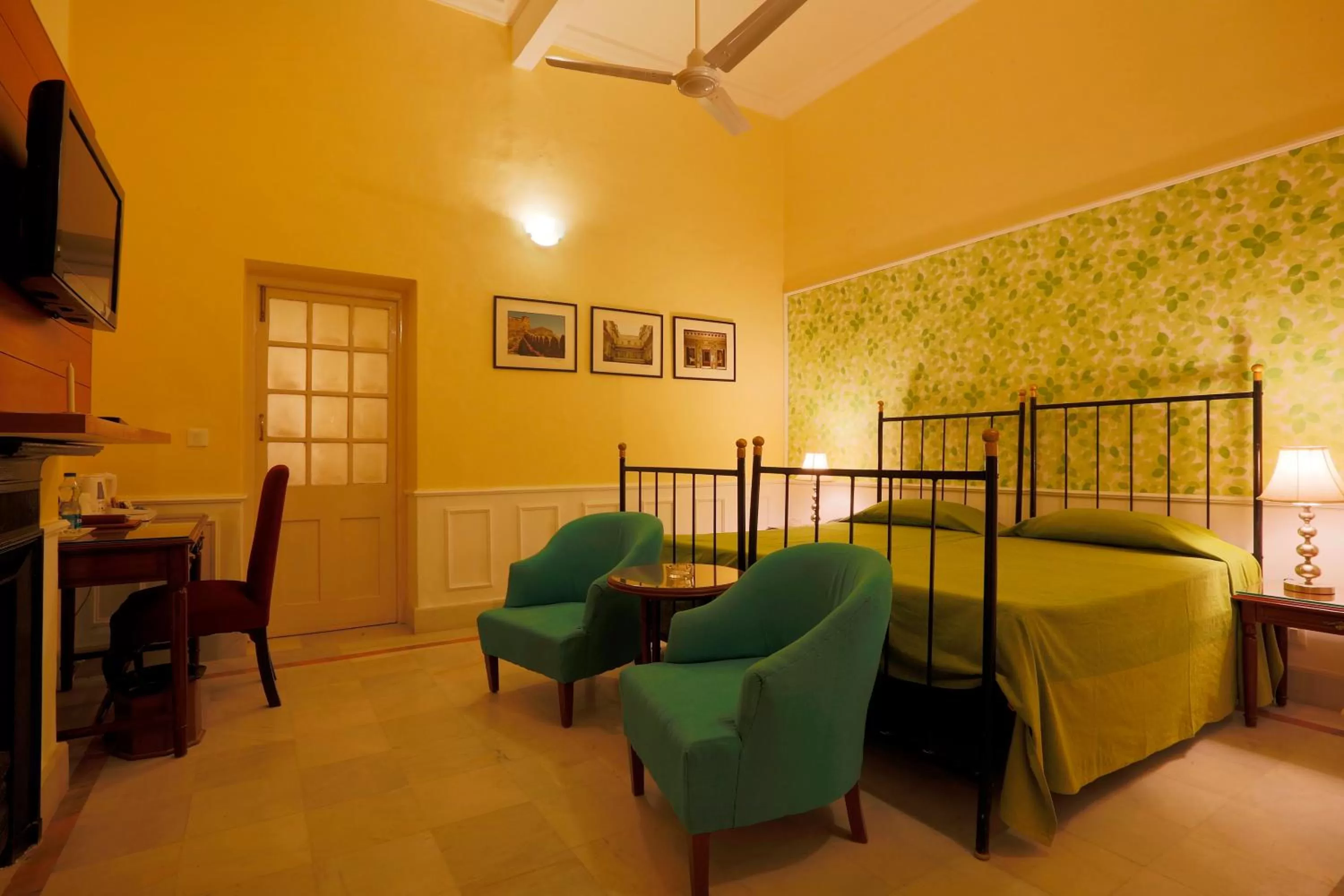 Coffee/tea facilities, Bed in The Lallgarh Palace - A Heritage Hotel