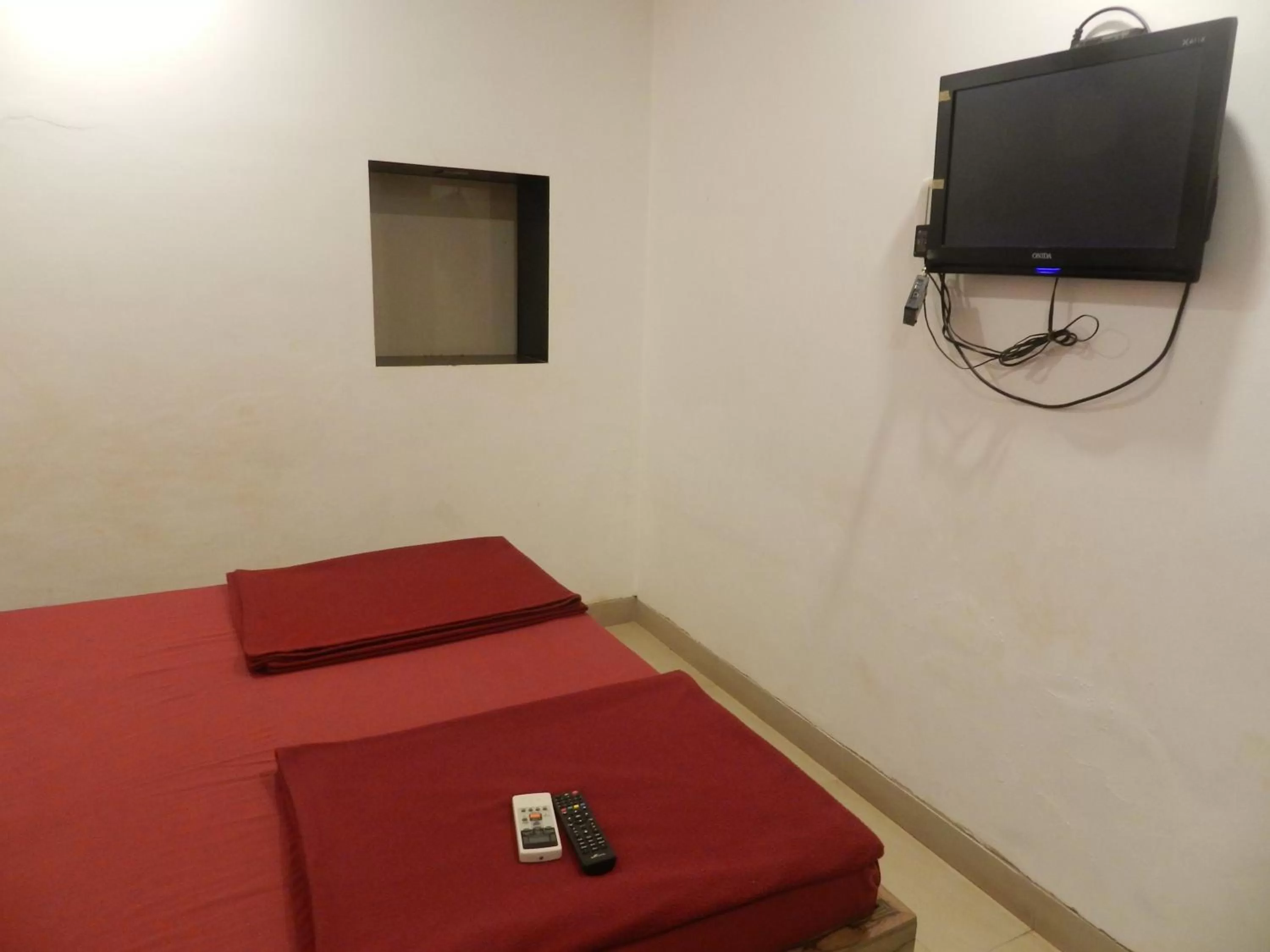 Bed in Sayeban Hotel