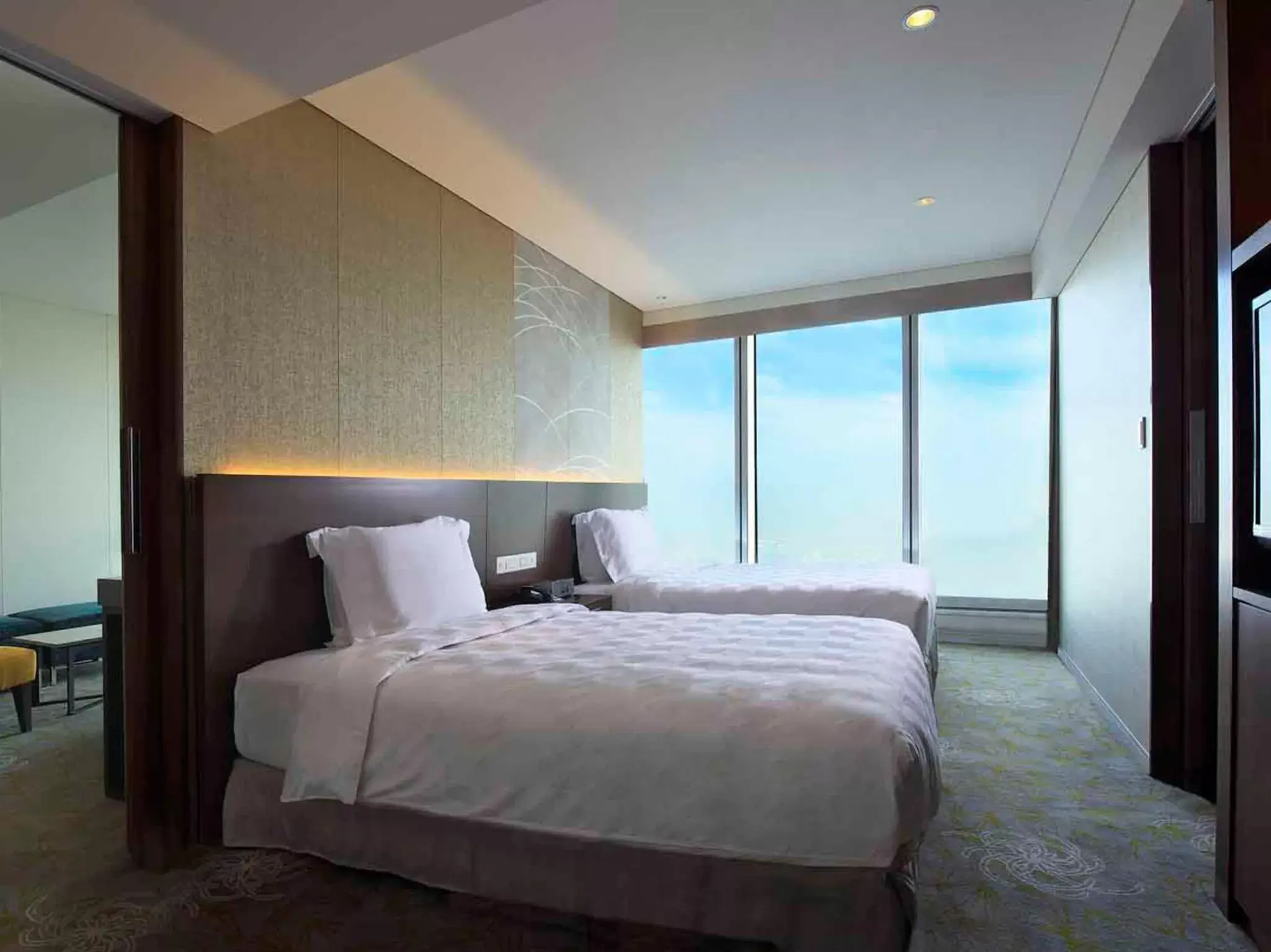 Junior Suite Twin Room - Non-Smoking in Osaka Marriott Miyako Hotel Junior Suite Twin Room - Non-Smoking in Osaka Marriott Miyako Hotel