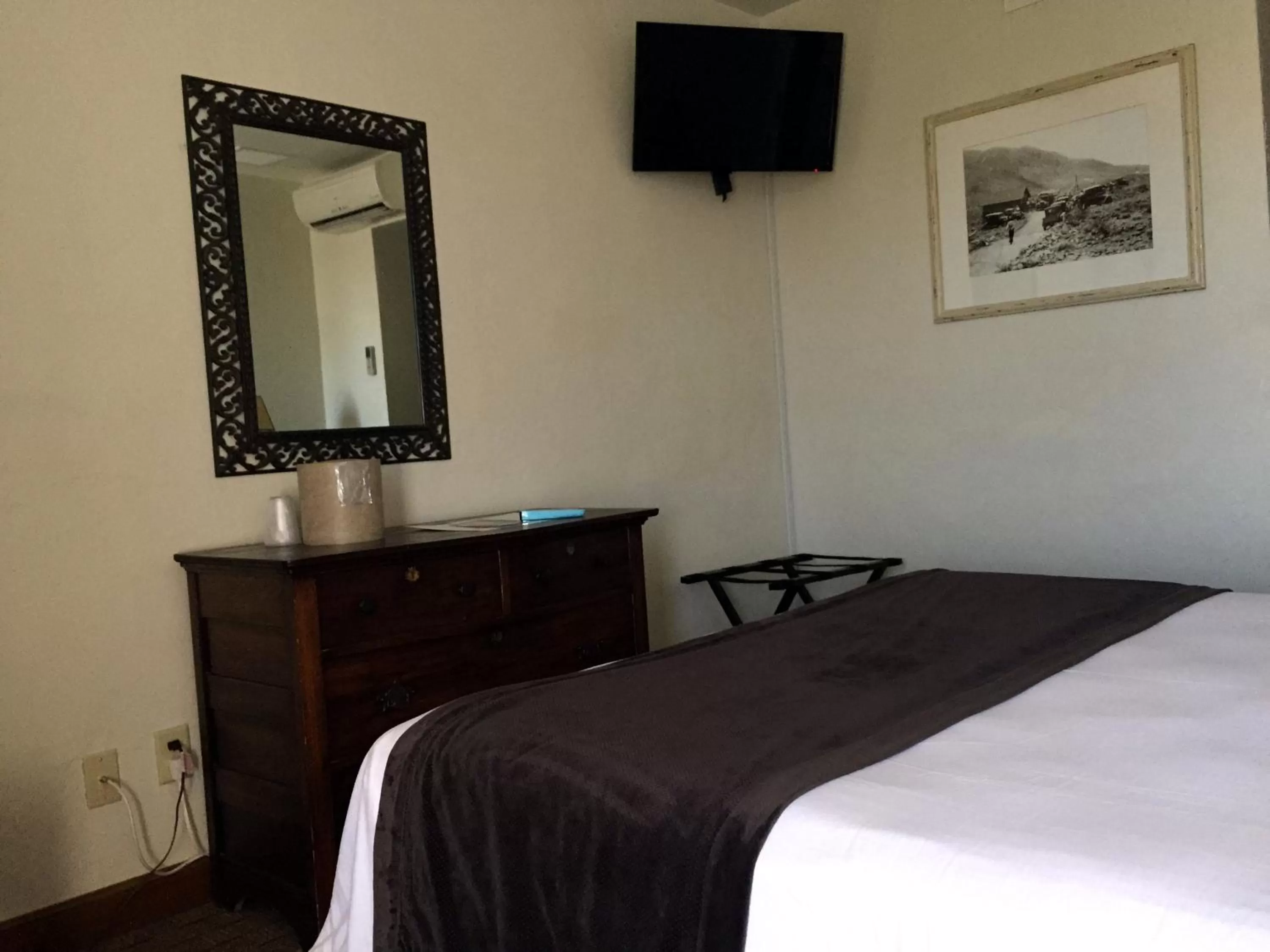 TV and multimedia, Bed in Boulder Dam Hotel