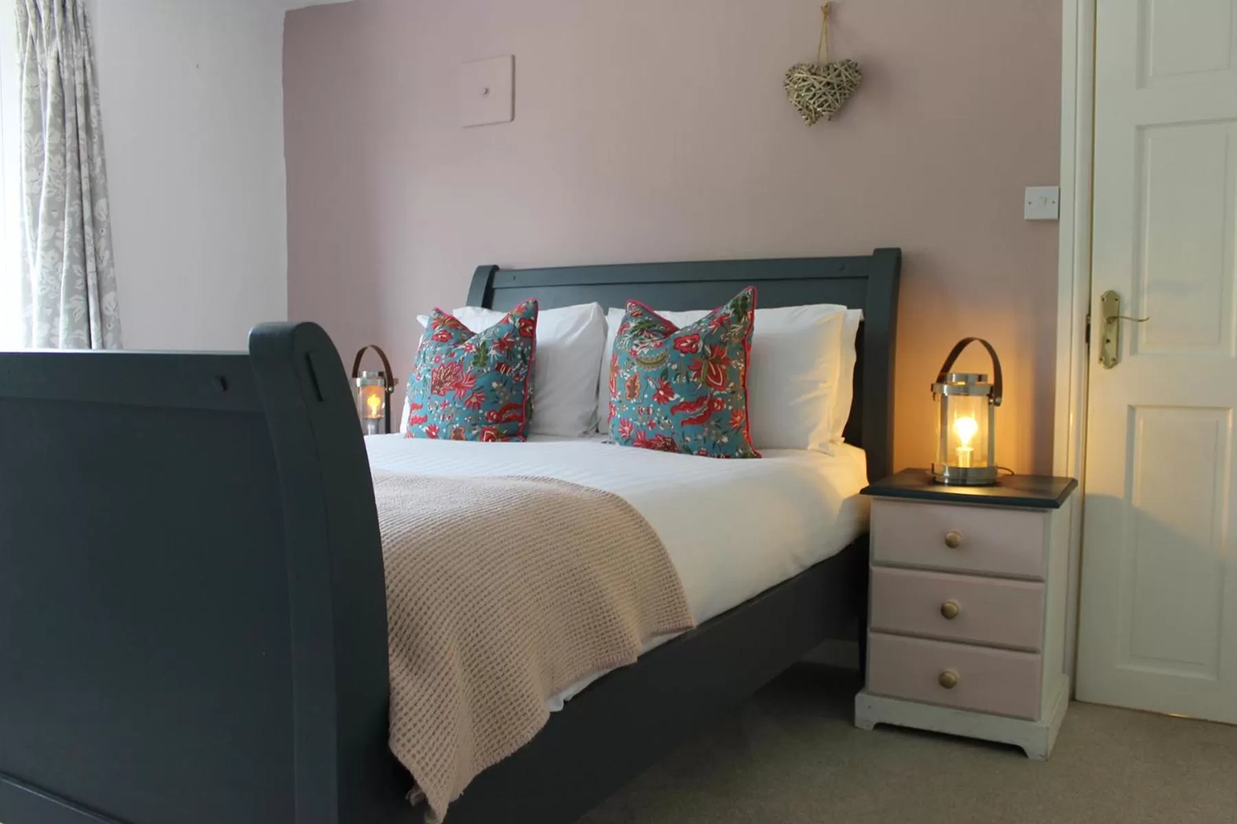 Bed in The Hatch Inn