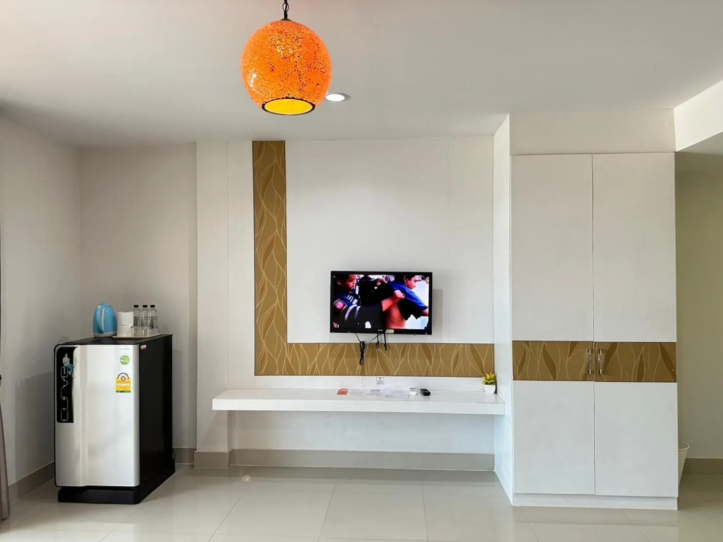 TV and multimedia in บันดารี่ ริชชี่ (Bhundaree Richy)