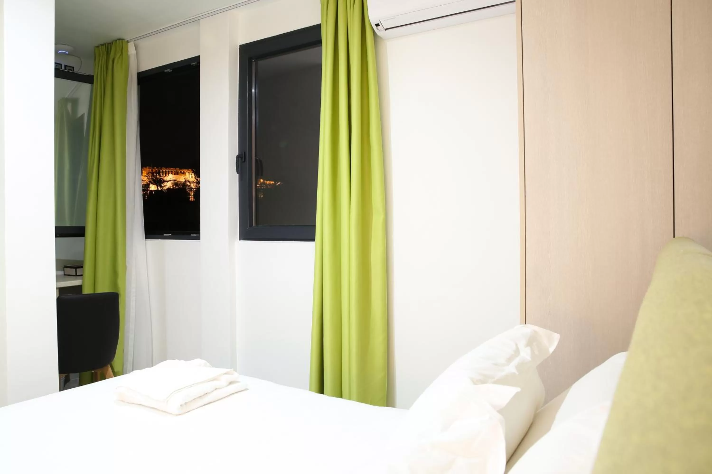 Bed in Athens Starlight Hotel