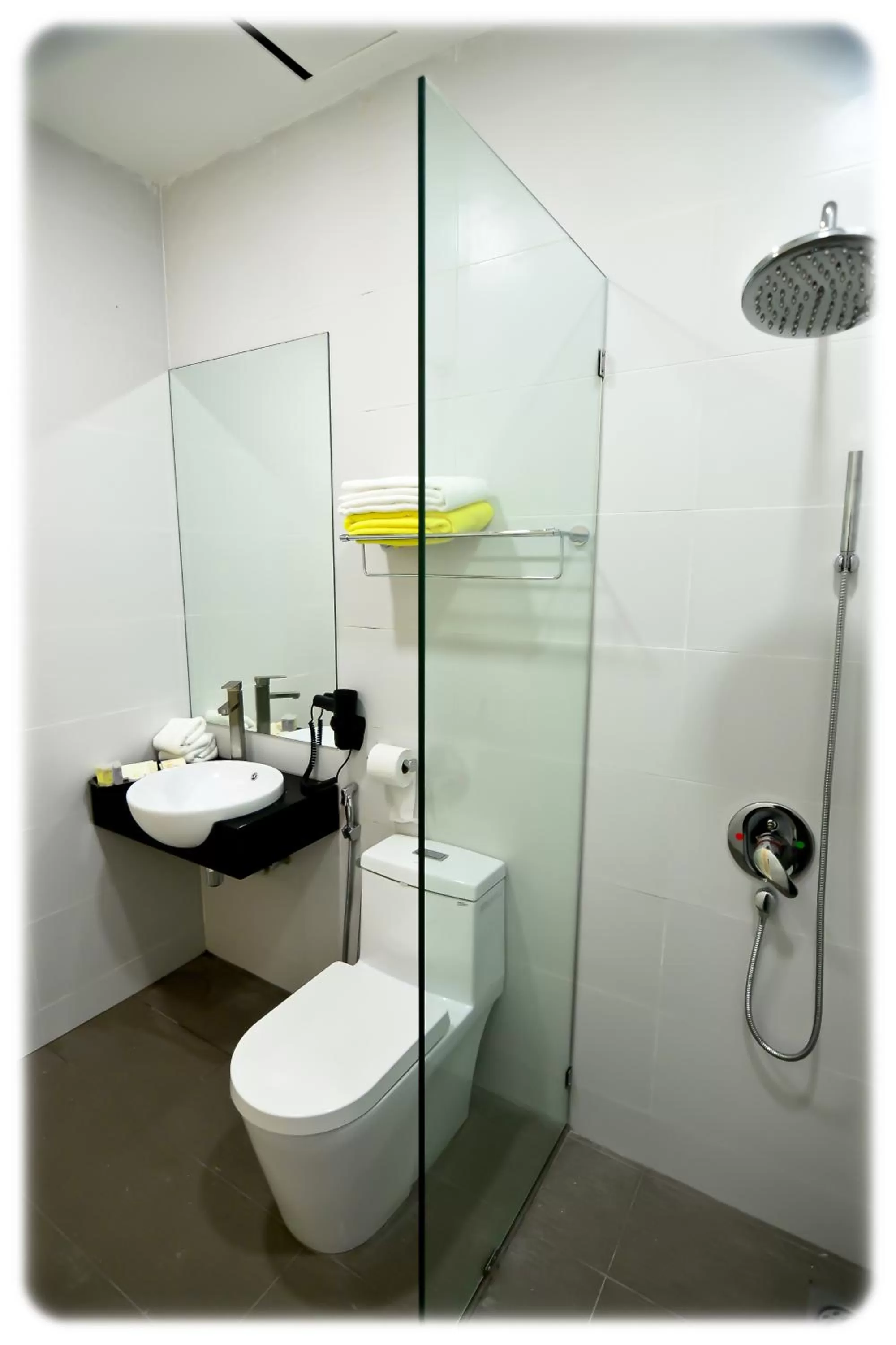 Shower in Mornington Hotel Waterfront Lumut