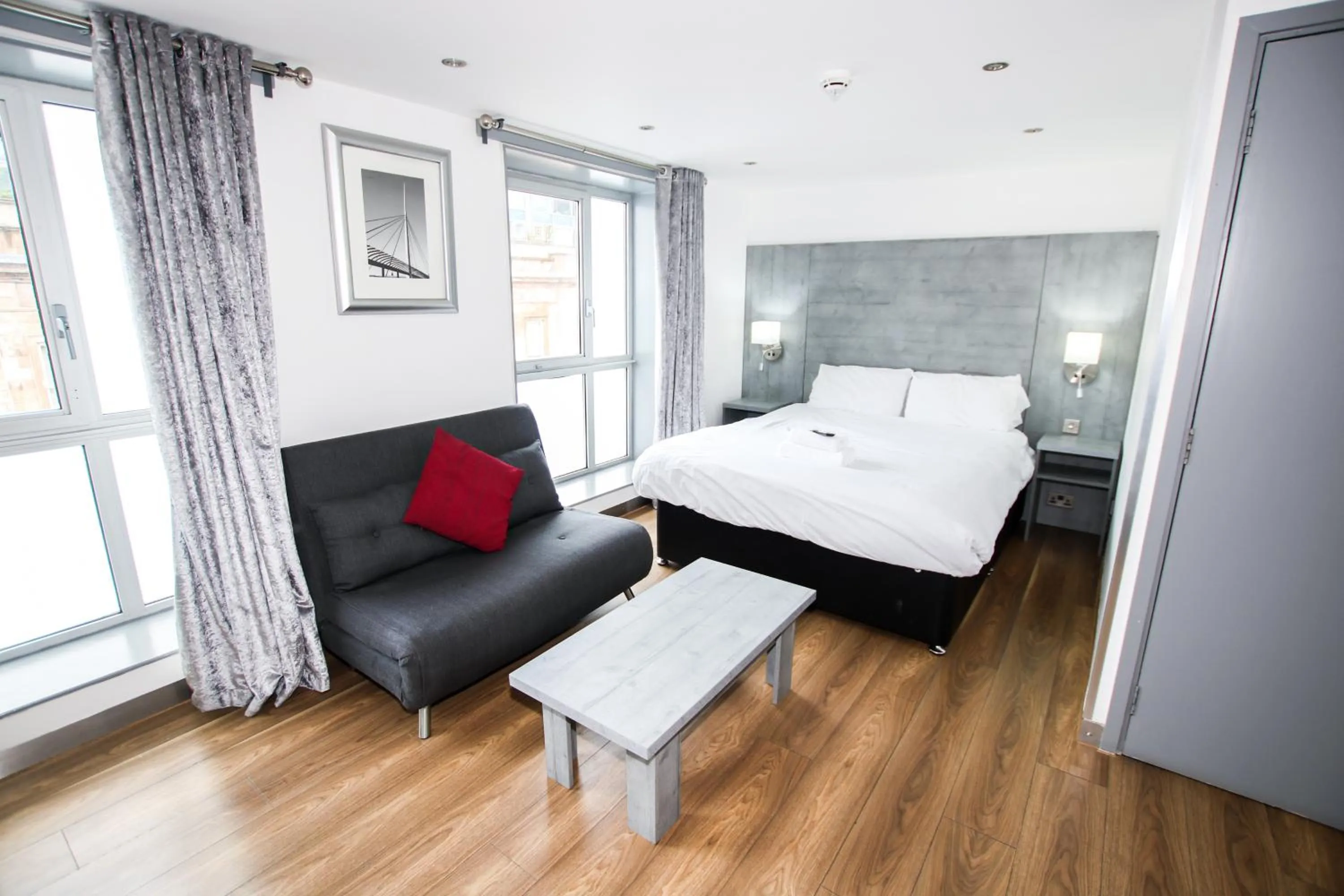 Bed in Brunswick Merchant City Hotel