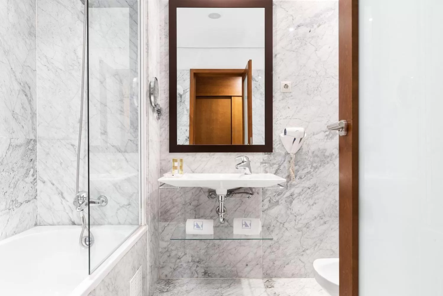 Bathroom in Eurostars das Artes