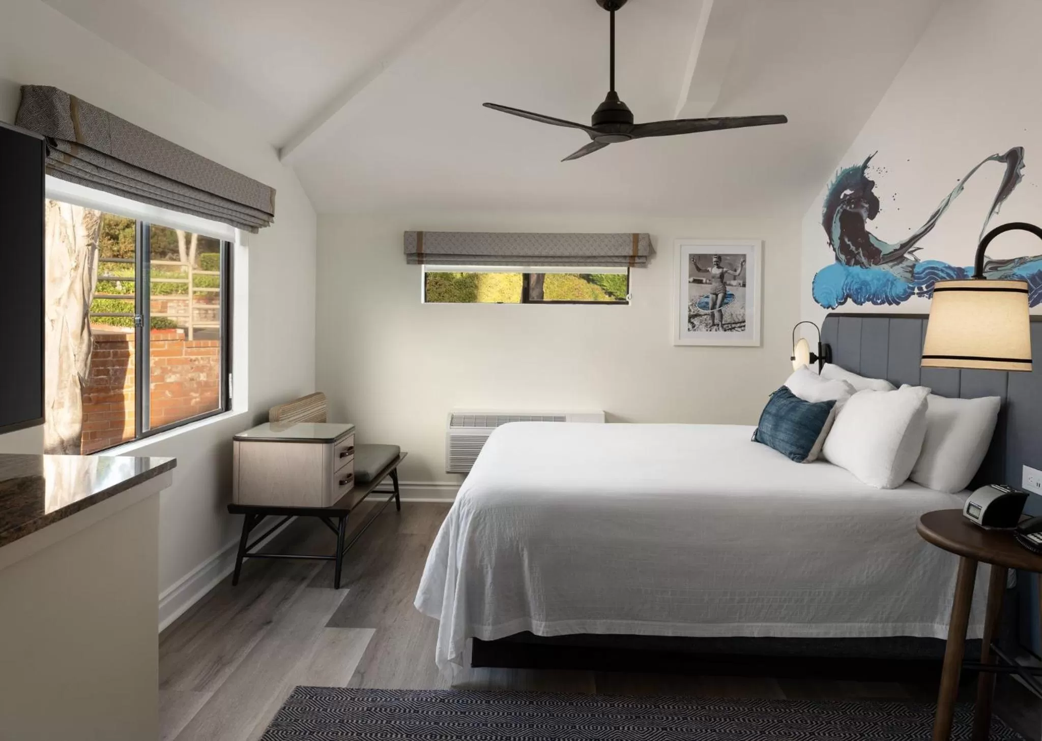 Photo of the whole room, Bed in Hotel Indigo San Diego Del Mar by IHG