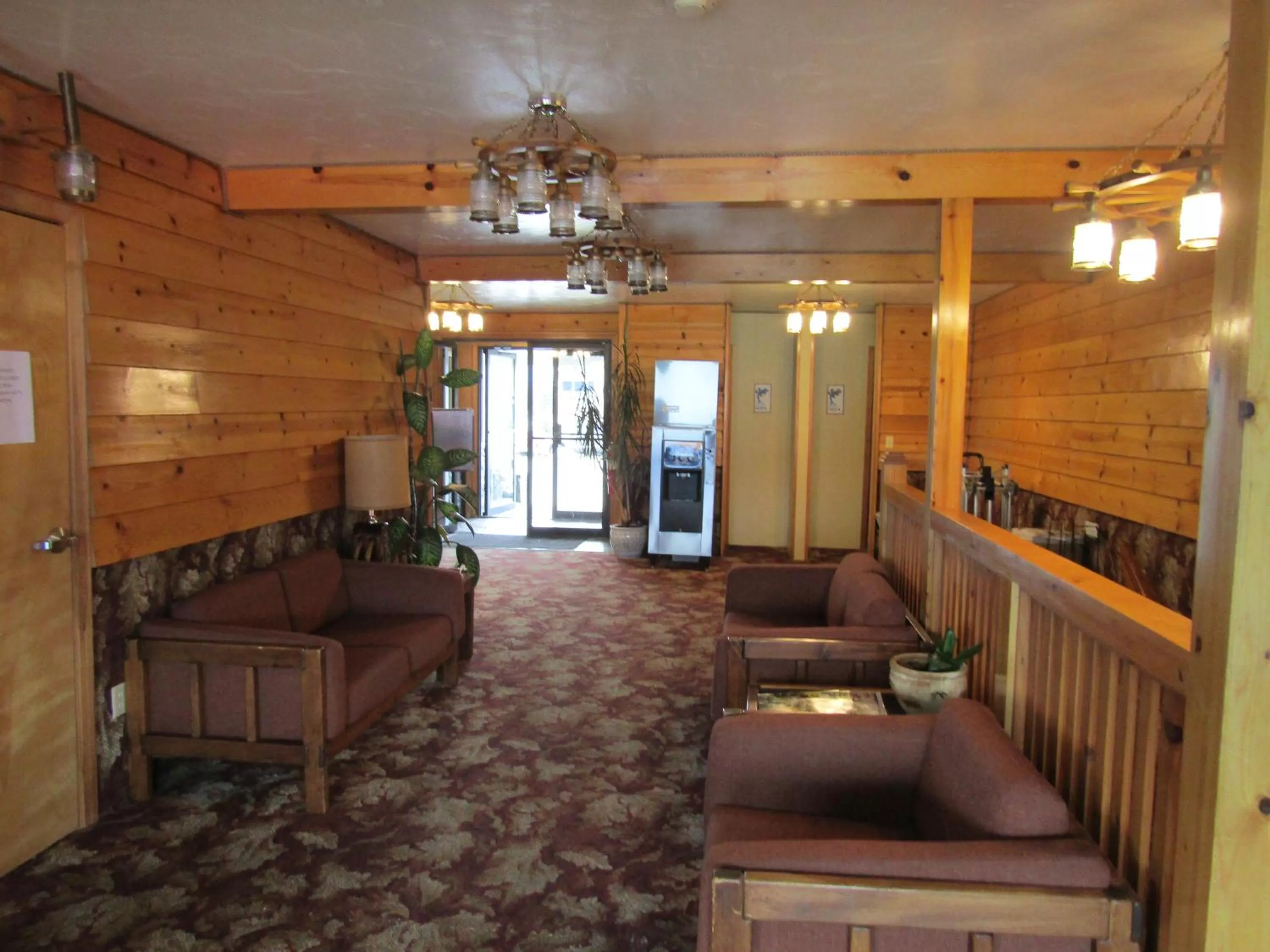 Lobby or reception in Captain's Choice Motel