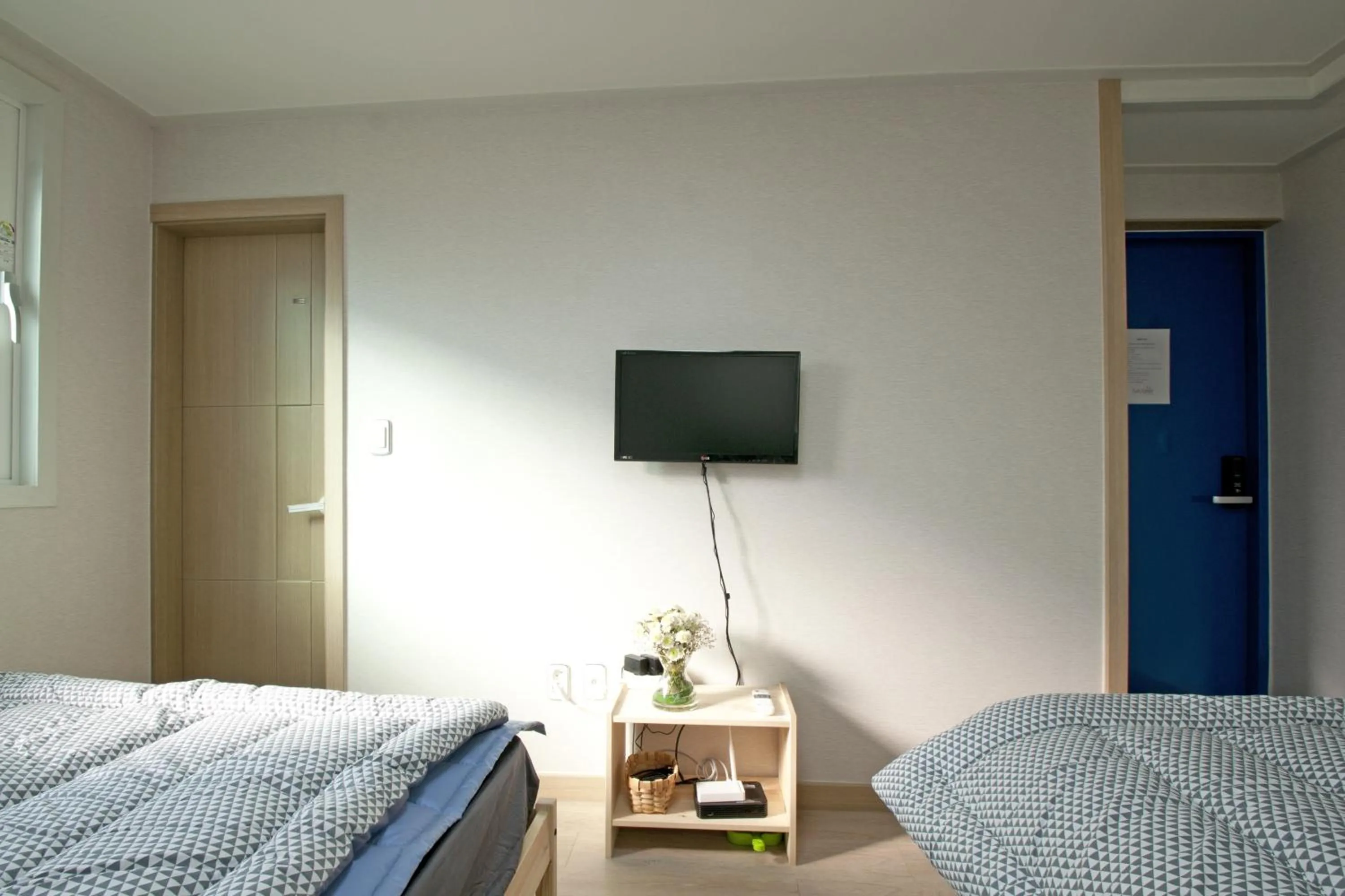 TV and multimedia, Bed in Twin Rabbit Guesthouse