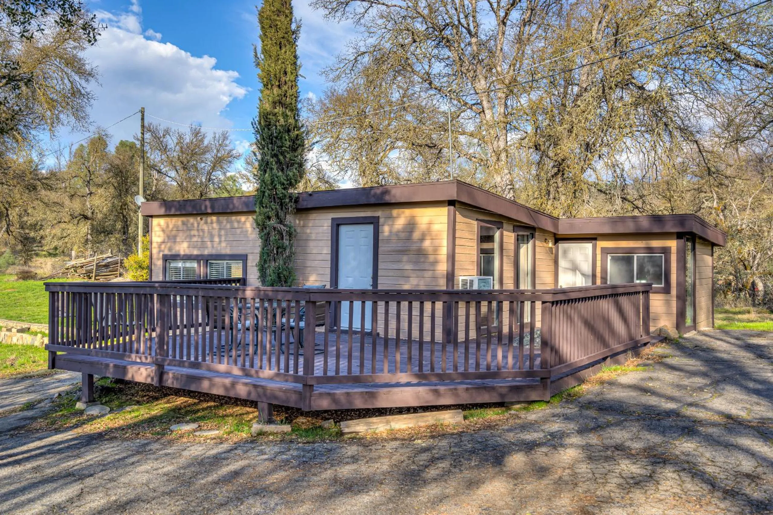 Mountain Trail Lodge and Vacation Rentals