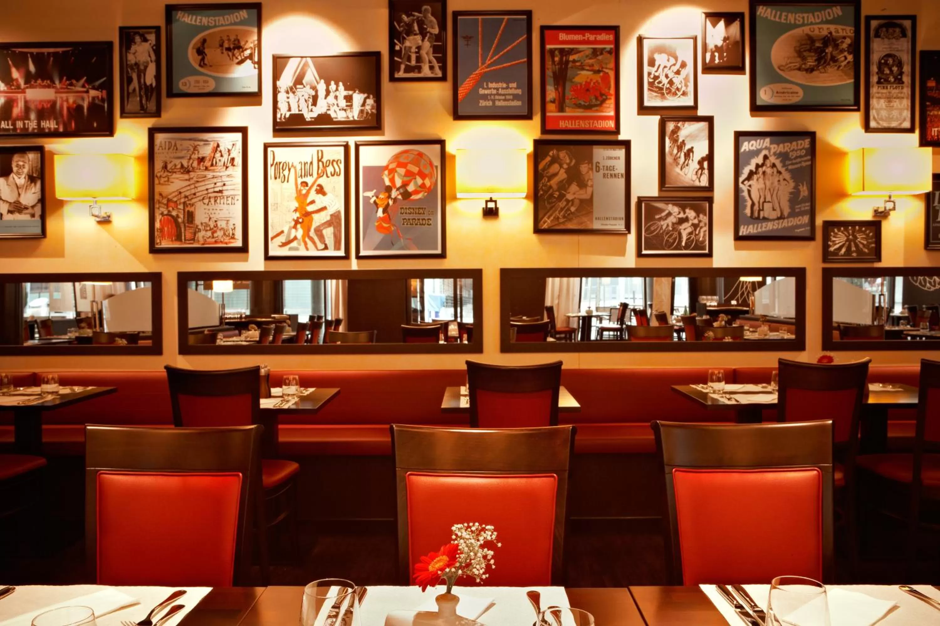 Restaurant/places to eat in Holiday Inn Zürich Messe by IHG