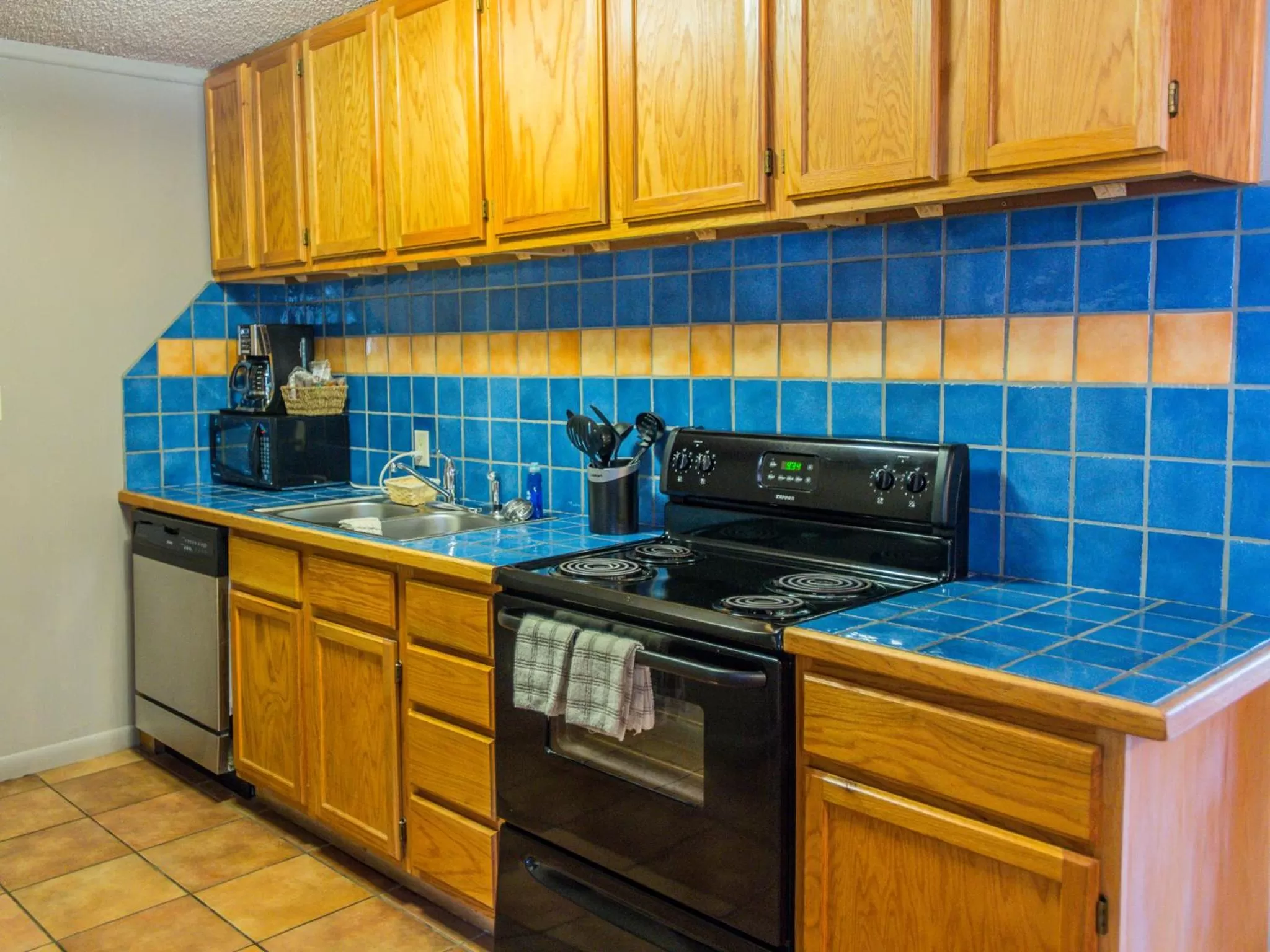 Kitchen or kitchenette in Rustic Inn