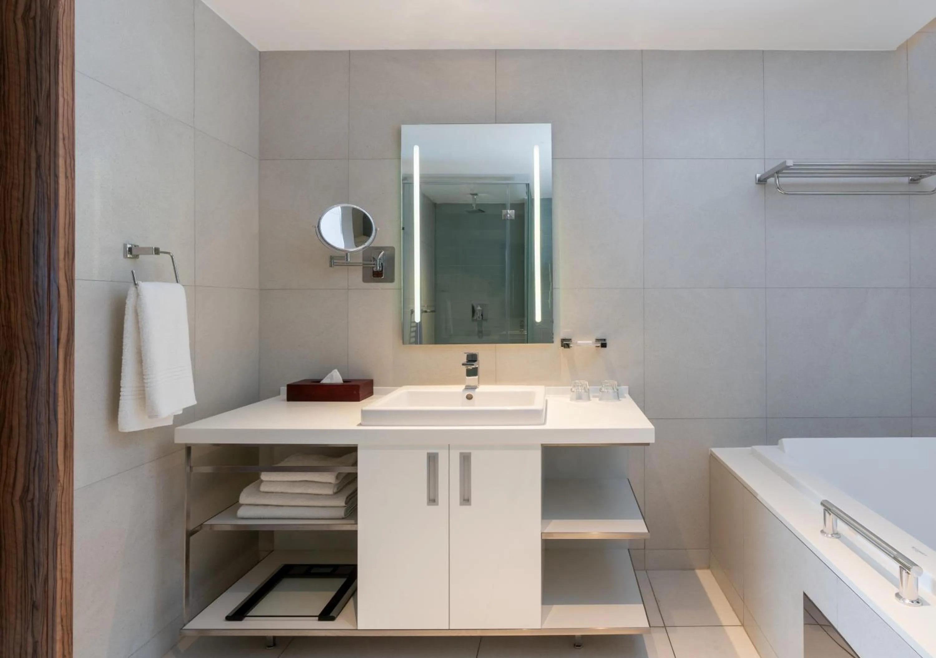 Toilet in Radisson Blu Hotel & Residence Maputo