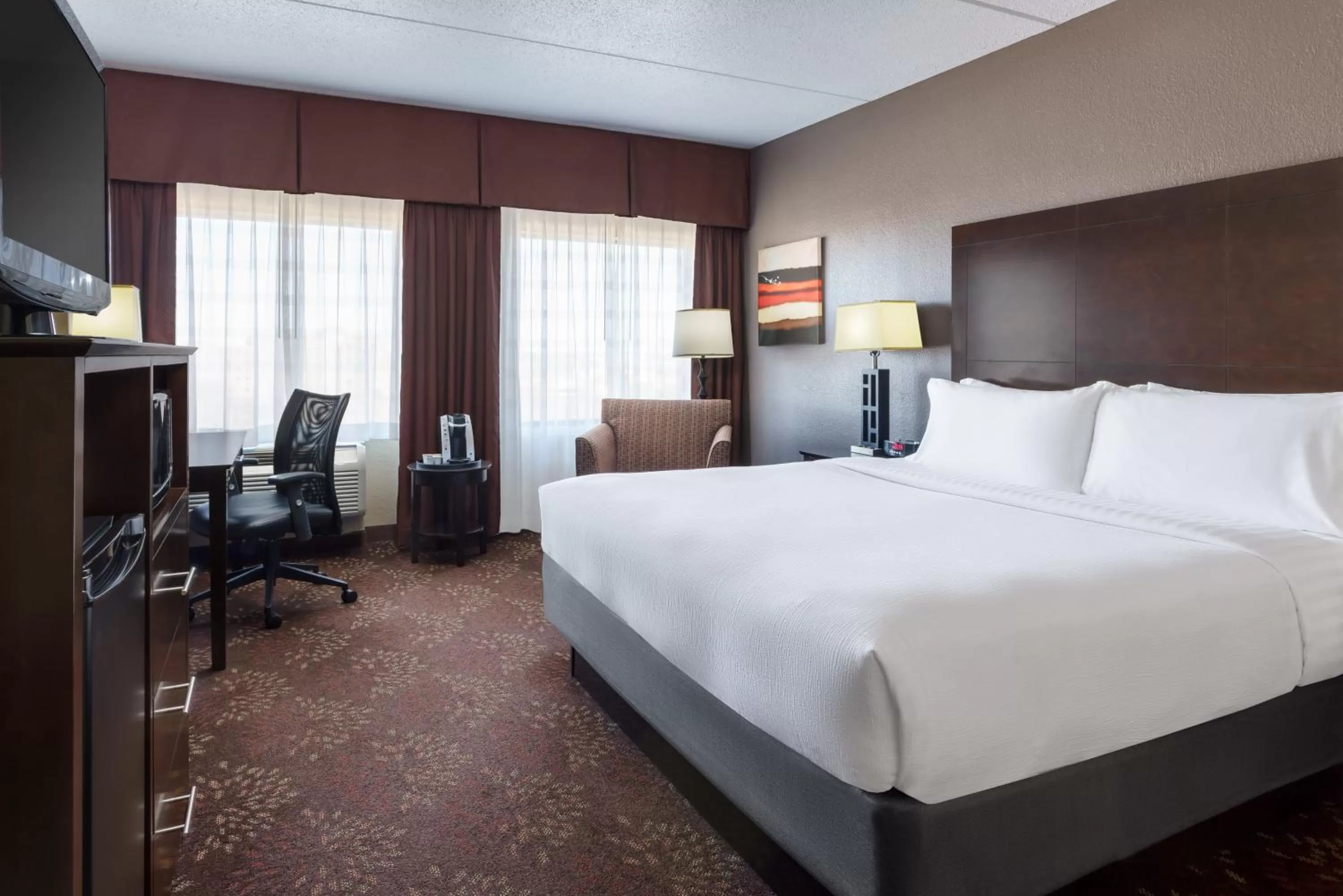 Photo of the whole room in Holiday Inn Charlotte University by IHG