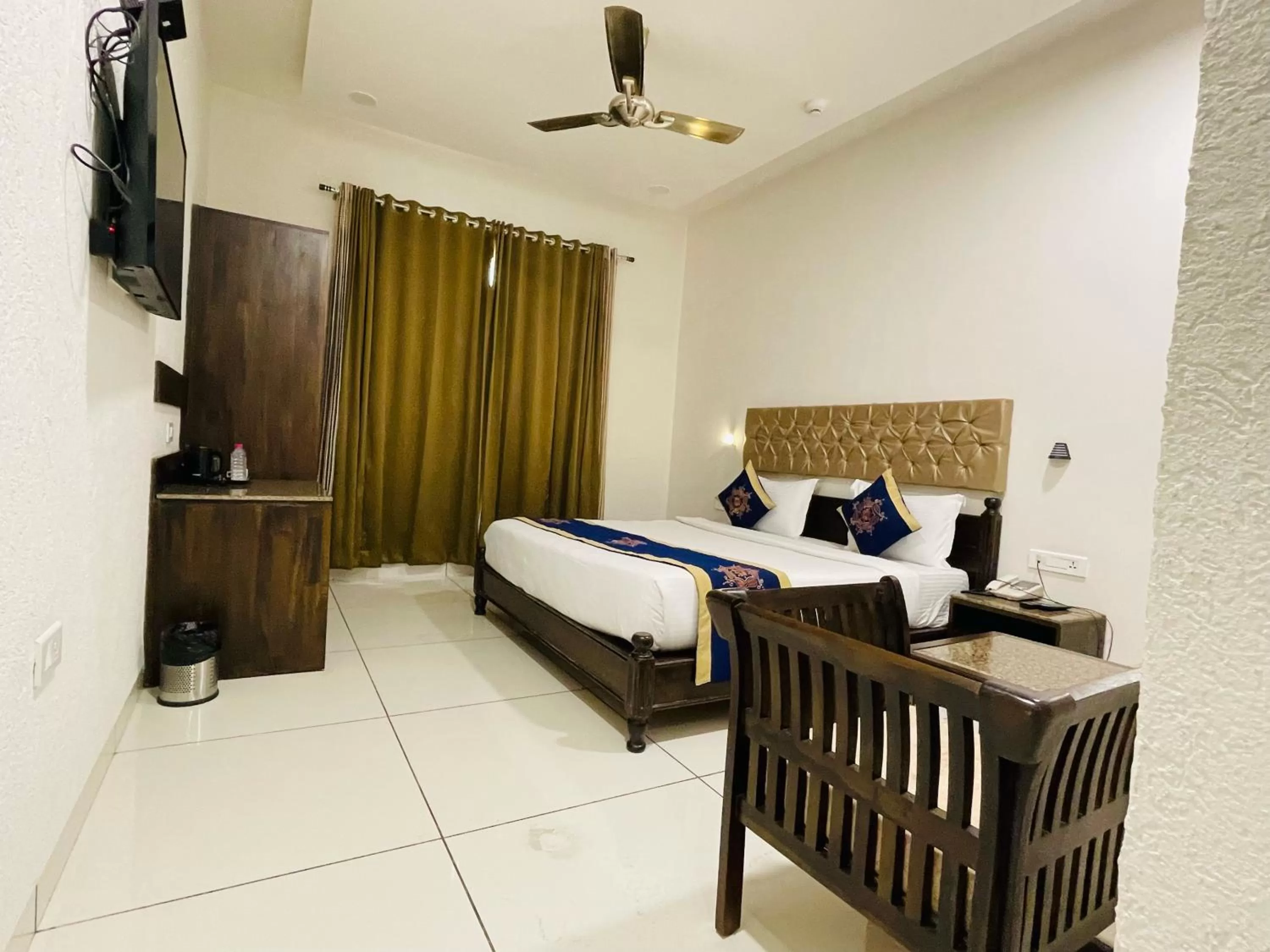 Coffee/tea facilities, Bed in Clover Inn