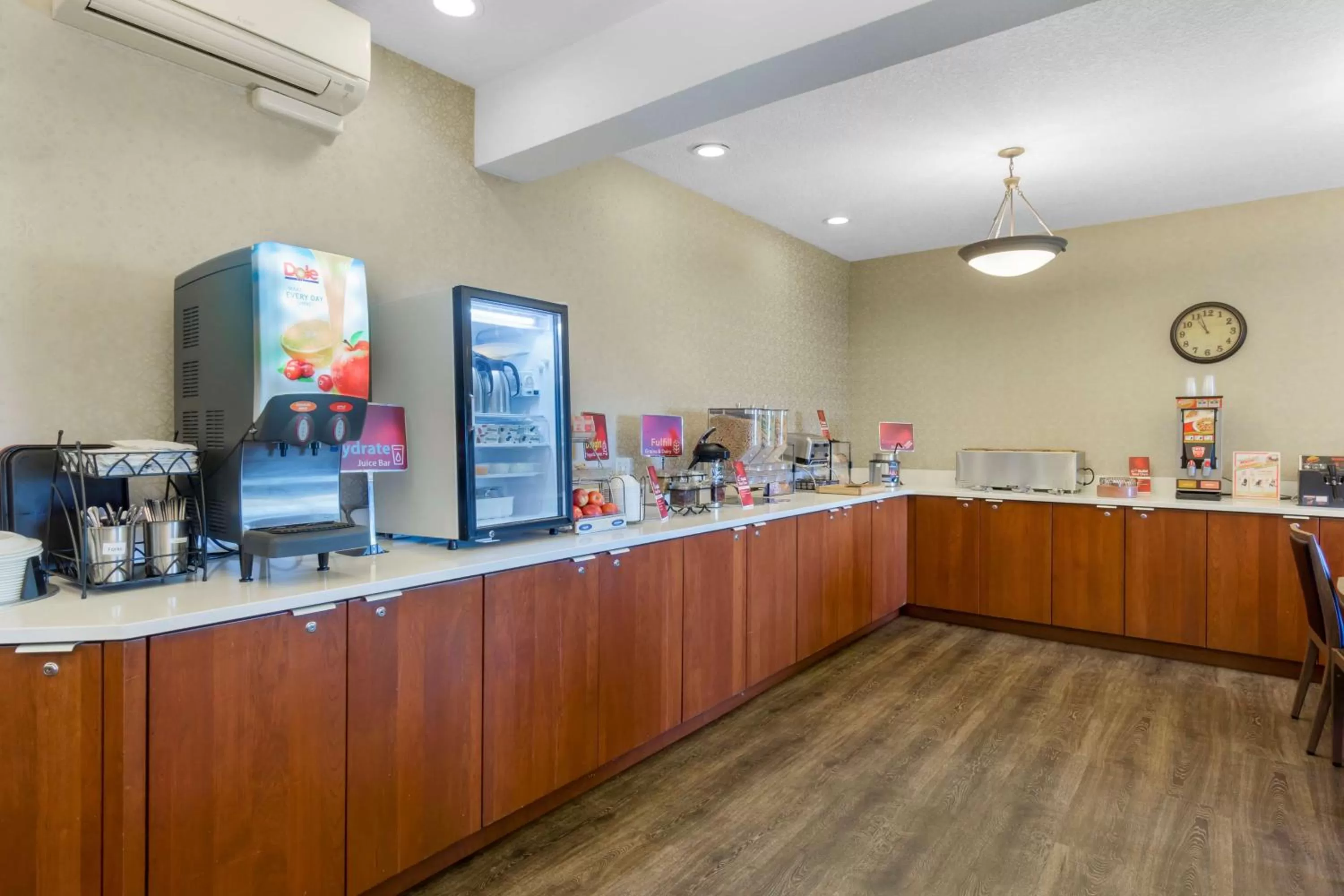 Breakfast in Best Western Plus Park Place Inn & Suites