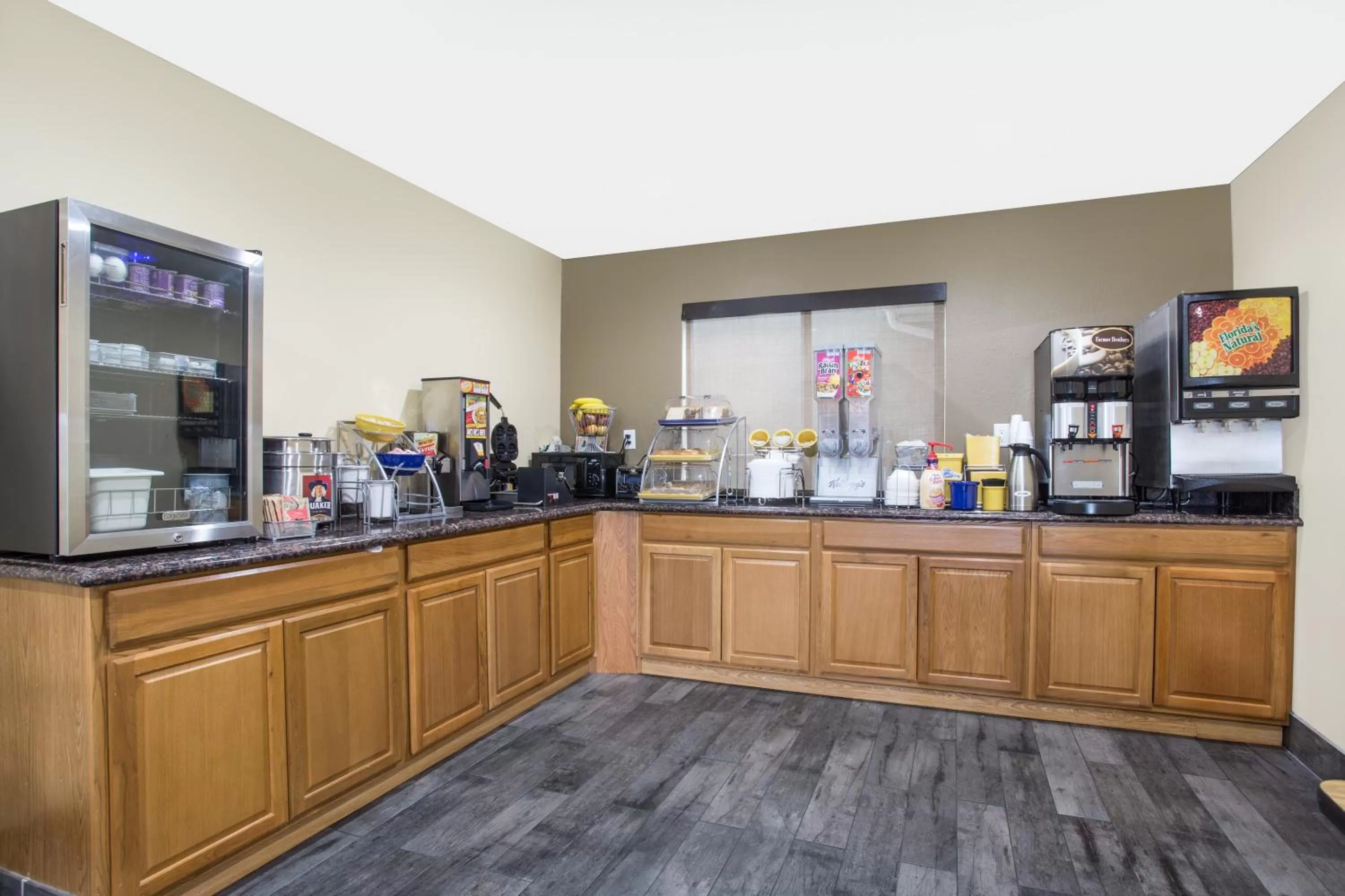 Continental breakfast in Days Inn by Wyndham North Platte