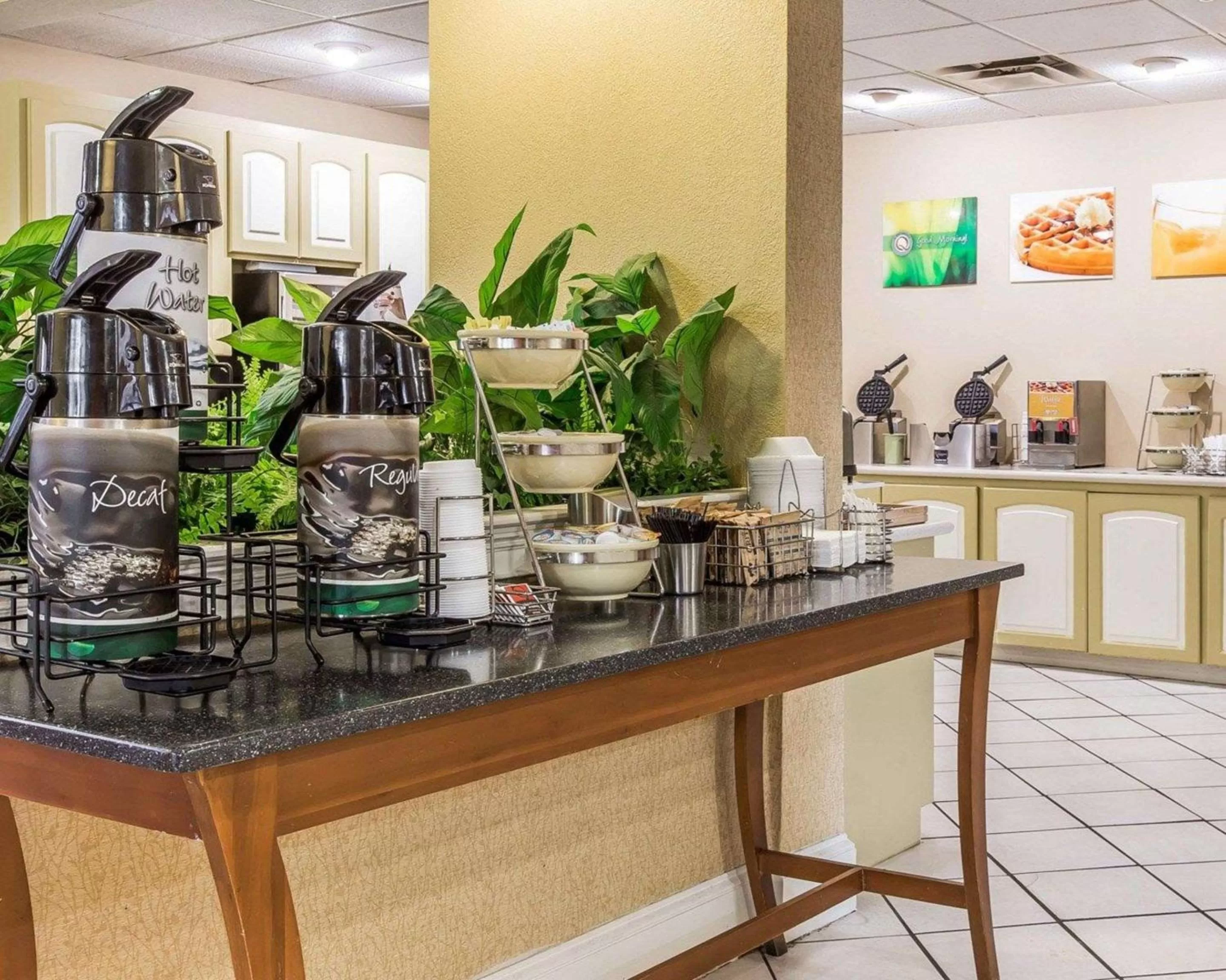 Restaurant/places to eat in Quality Inn At the Mall - Valdosta