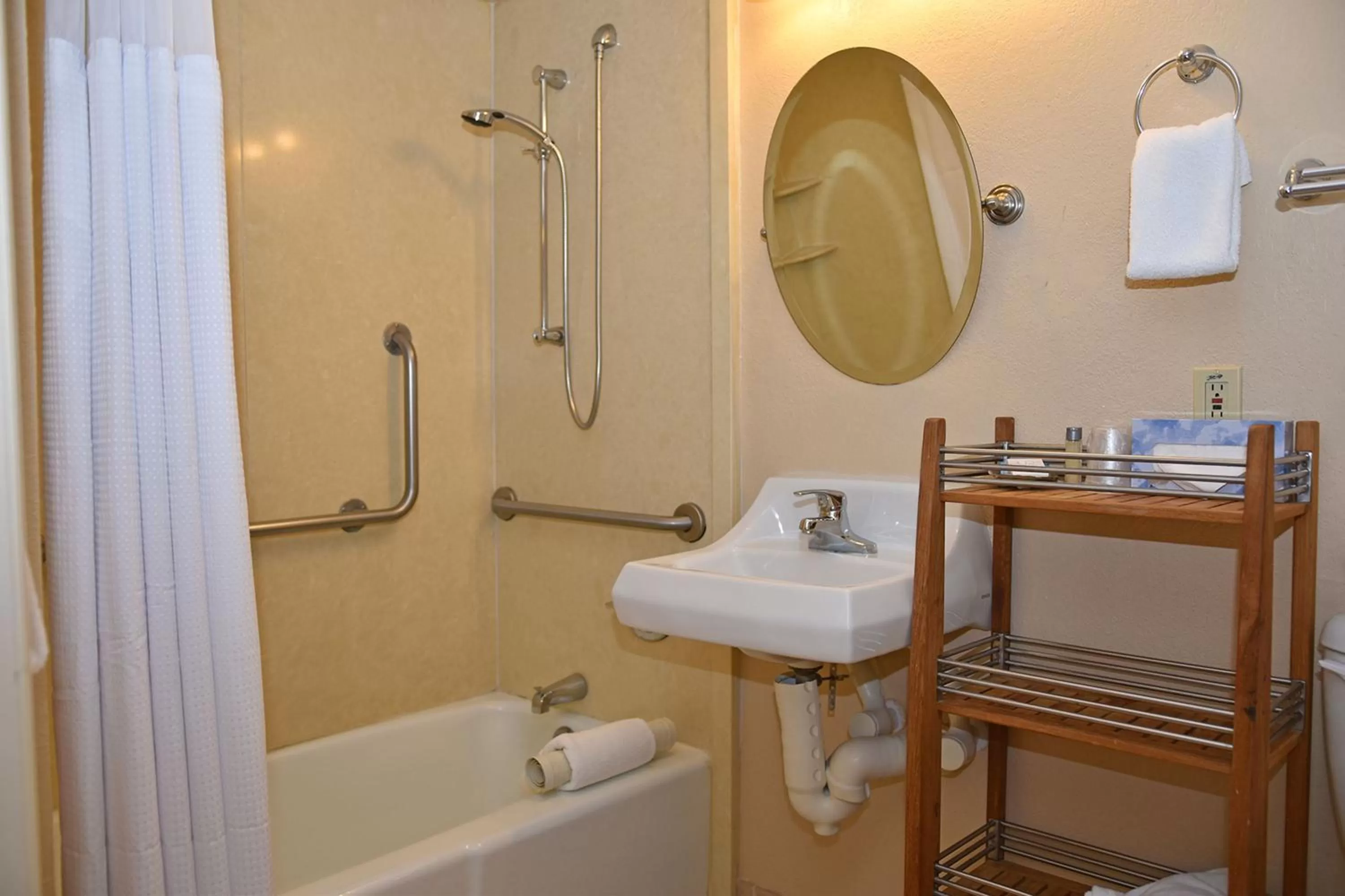 Bathroom in Nautilus Inn - Daytona Beach