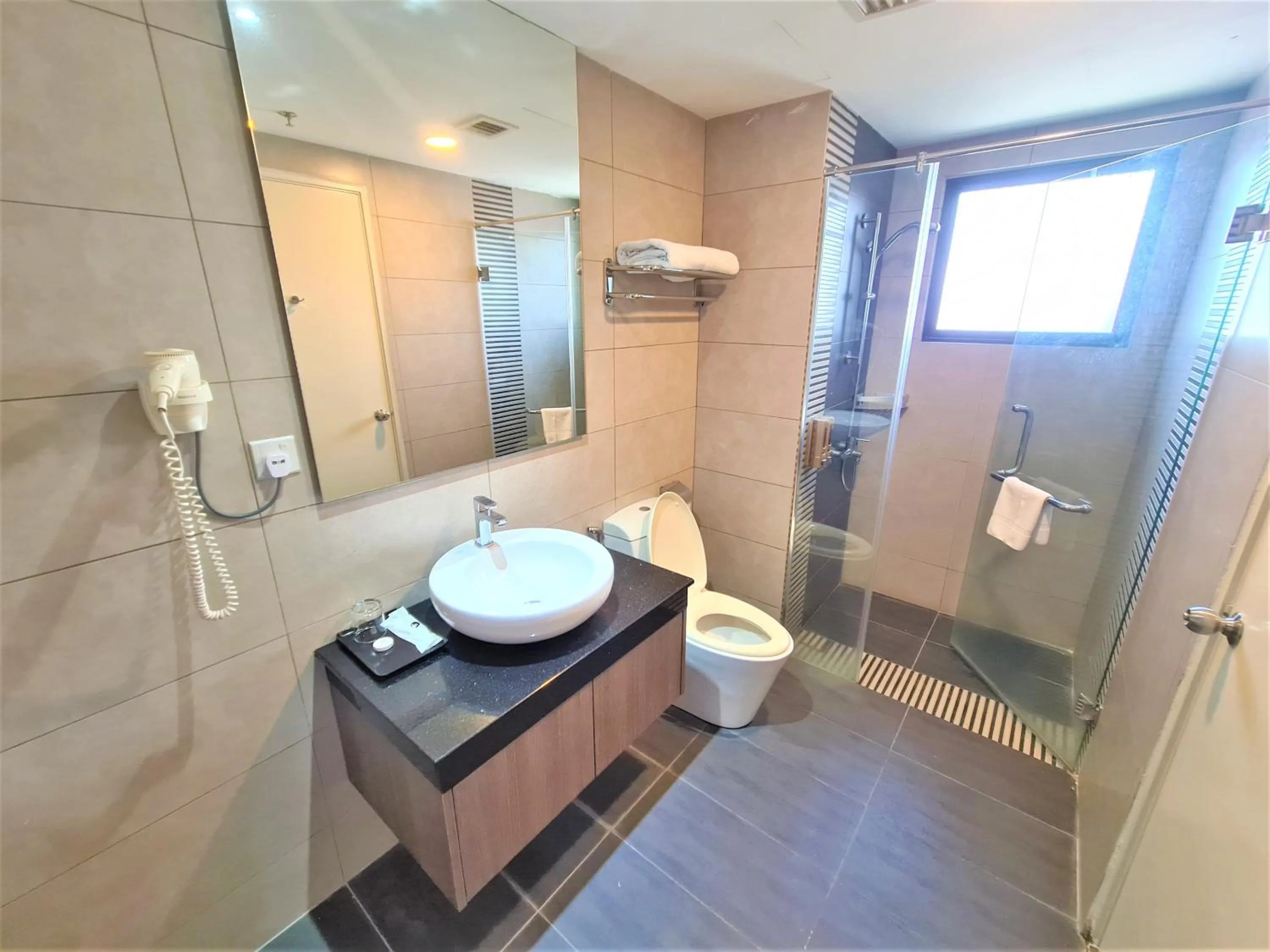 Toilet in Nexus Regency Suites & Hotel
