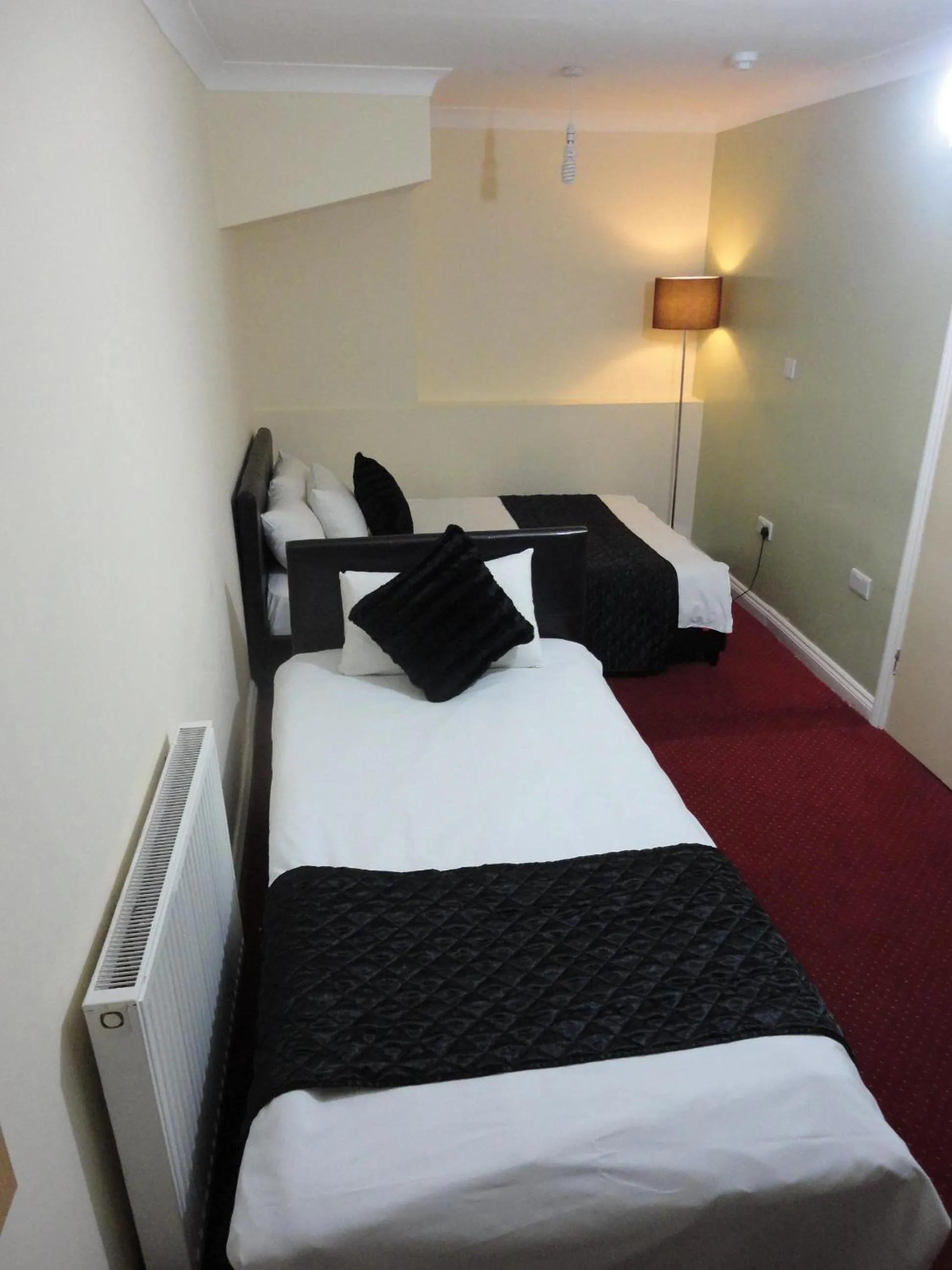 Photo of the whole room, Bed in City View Hotel - Roman Road Market