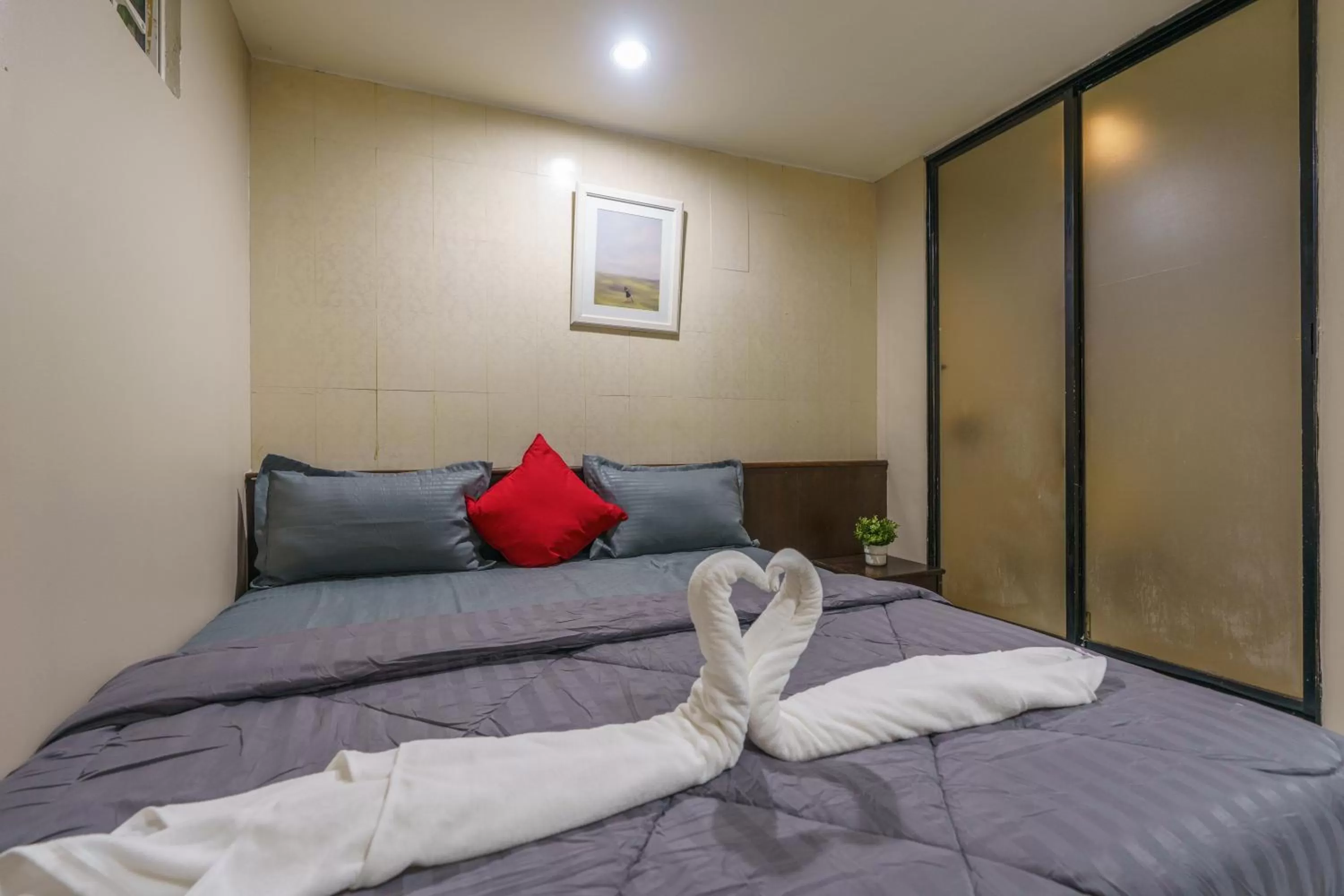 Photo of the whole room, Bed in CheQinn Bed Sukhumvit 4 Nana Plaza
