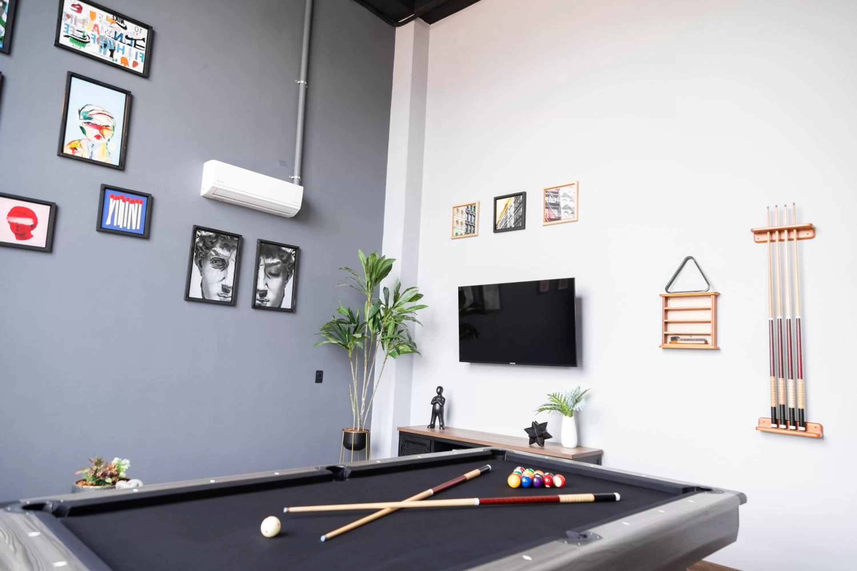 Game Room in Royal Living Poblado