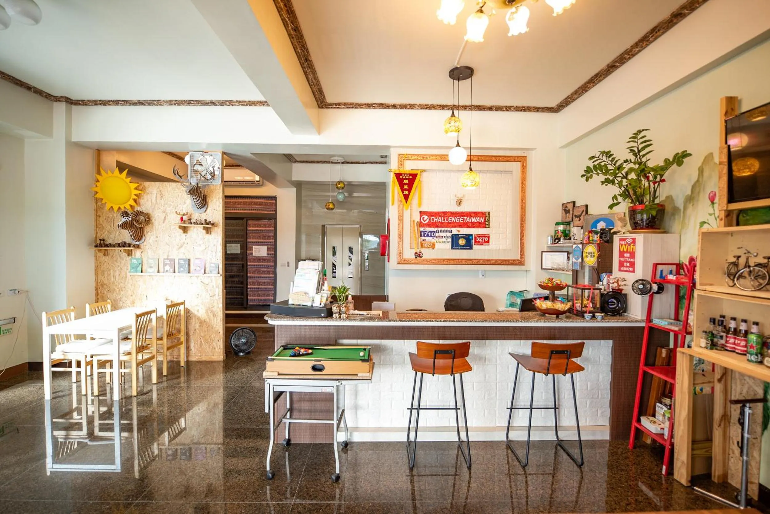 Property building in 墾丁秋莊會館 附限量停車位 不保證有位置 無法事先預留 背包房無車位 預訂後記得加Line聯繫