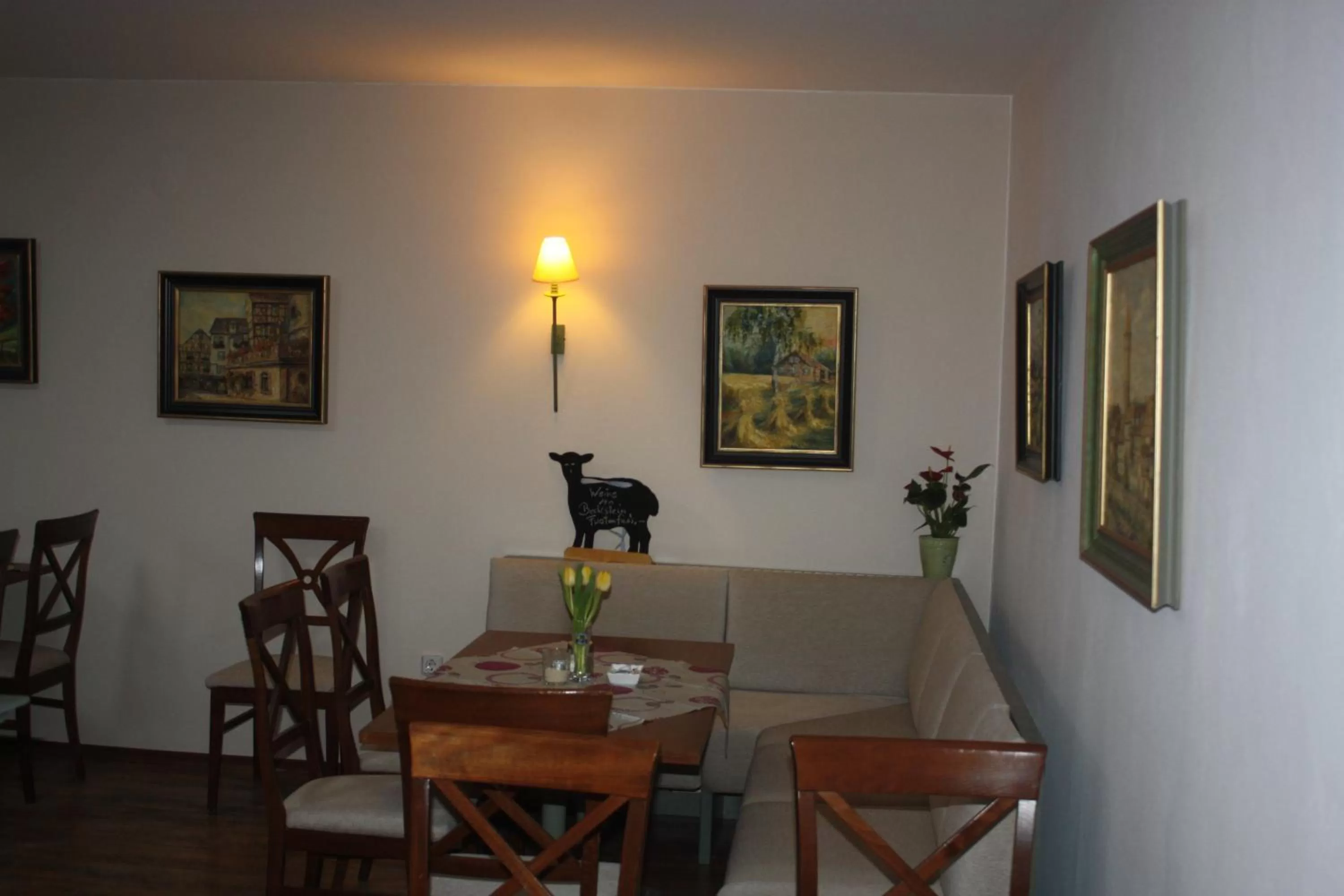 Restaurant/places to eat, Dining Area in Landhotel Garni am Mühlenwörth