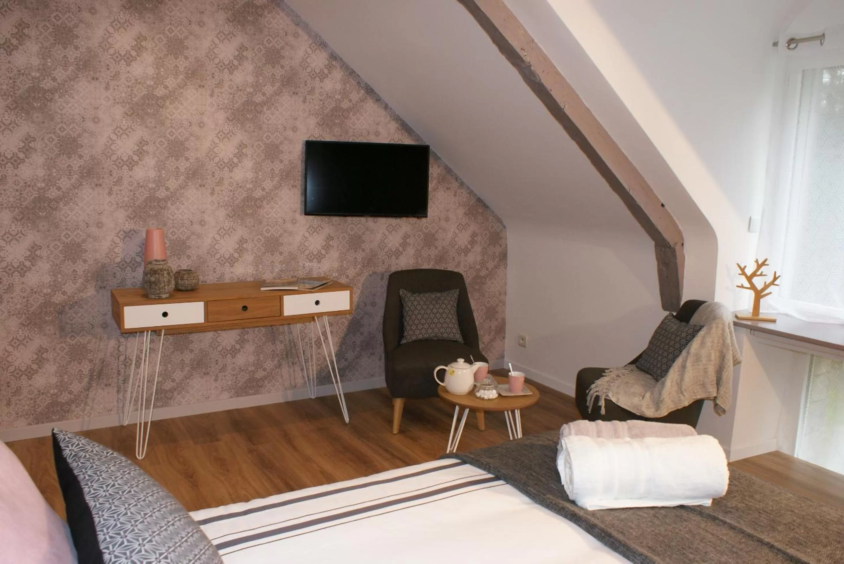 TV and multimedia in Aux Agapanthes