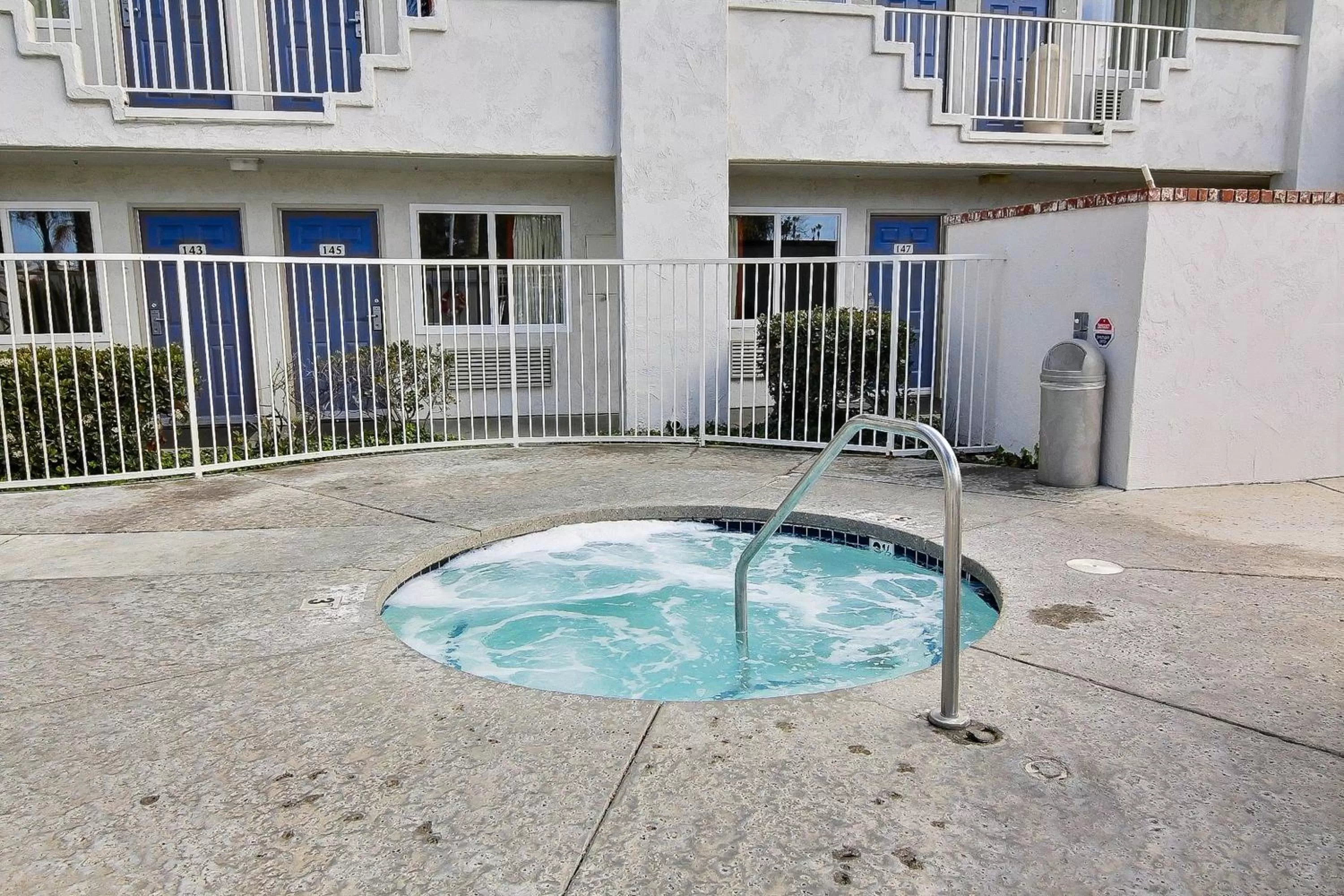 Spa and wellness centre/facilities in Motel 6-Ventura, CA - South