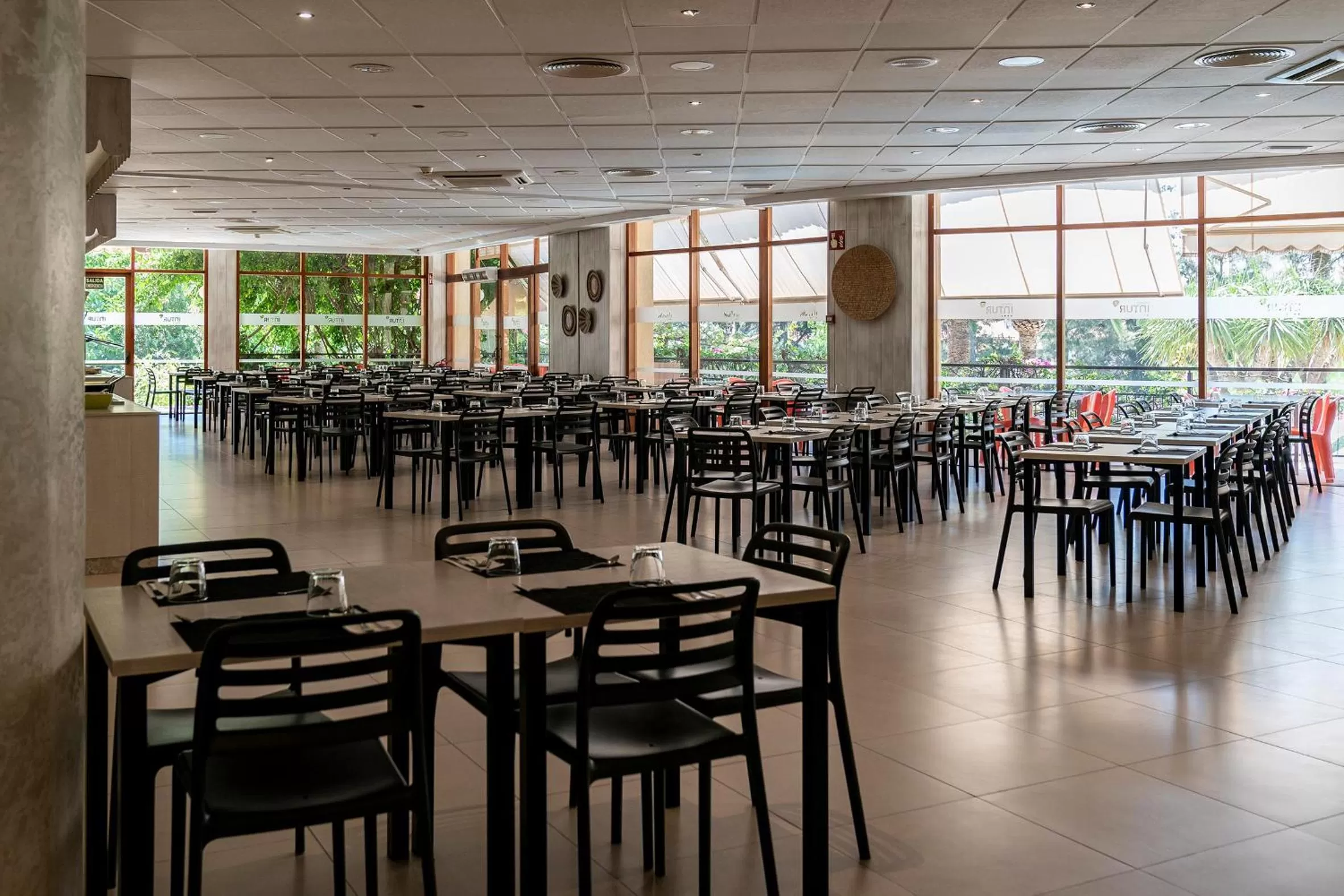 Restaurant/places to eat in Intelier Orange