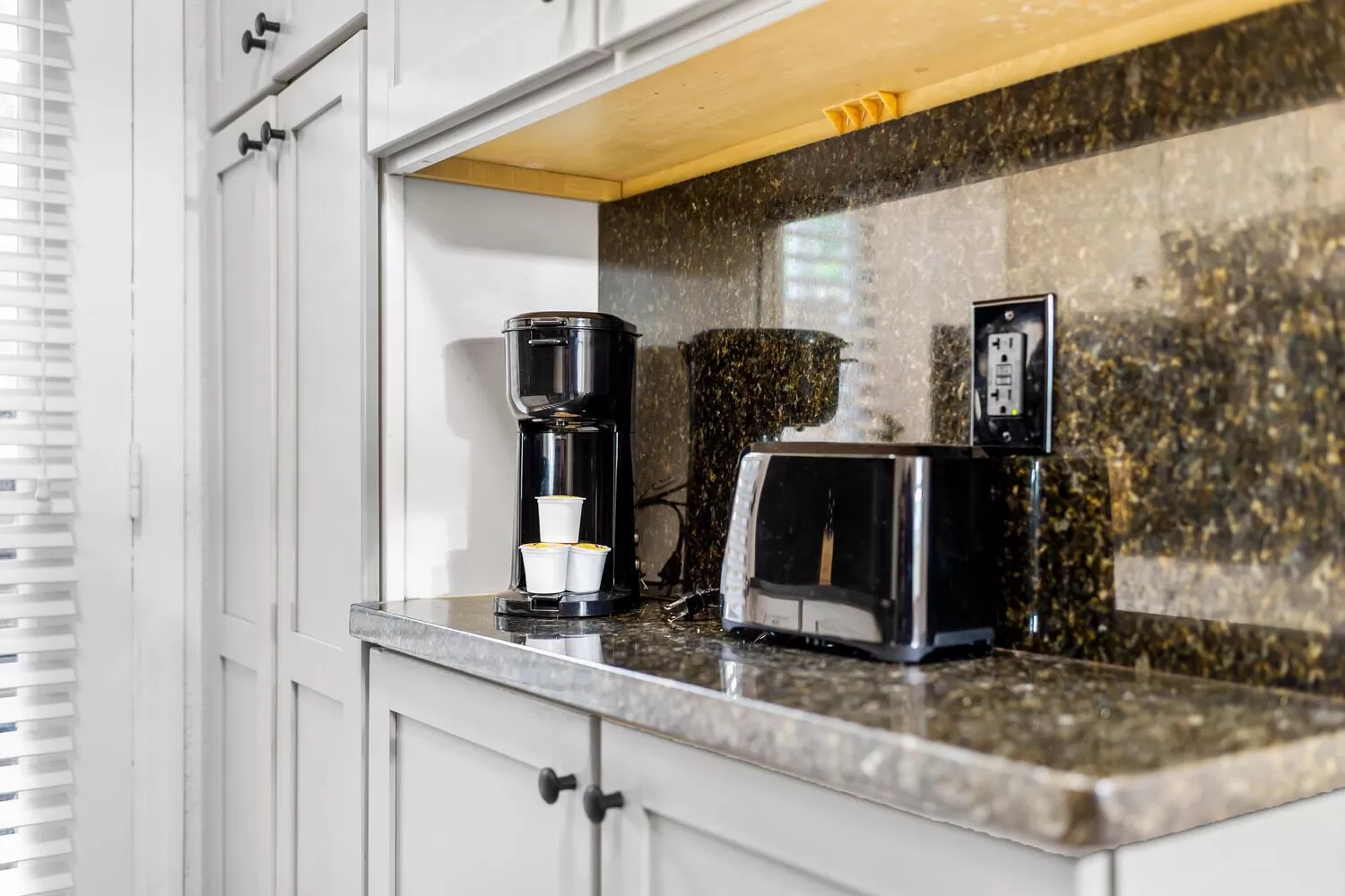 Kitchen or kitchenette in Alani Bay Villas