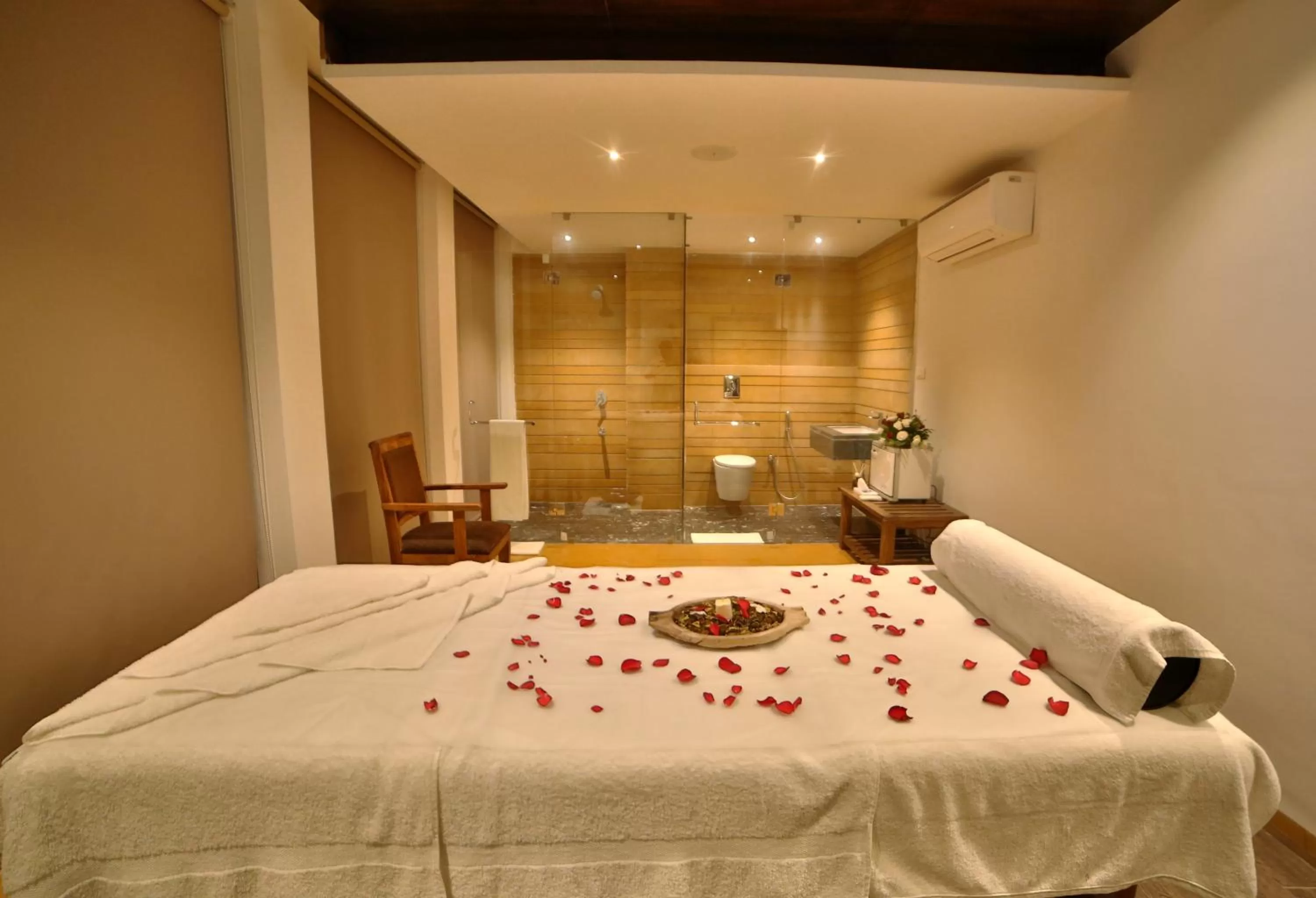 Garden in Jaisamand Island Resort