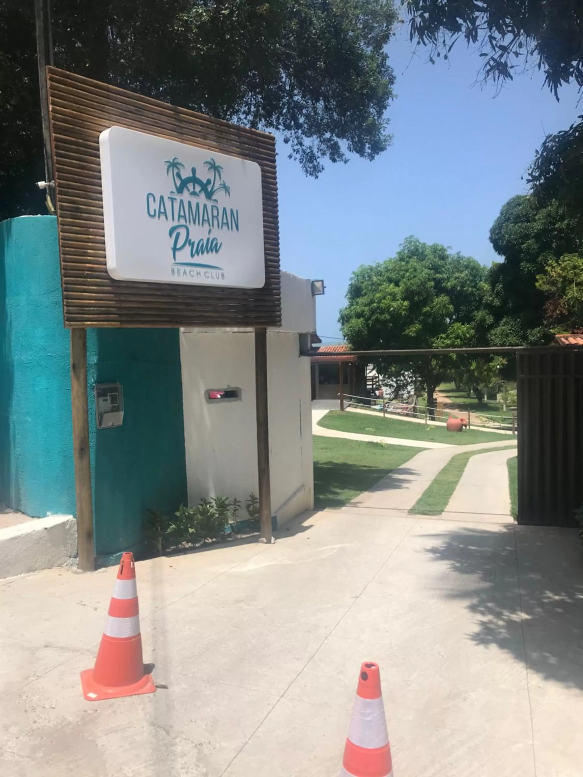 Facade/entrance in Catamaran Praia Chalés